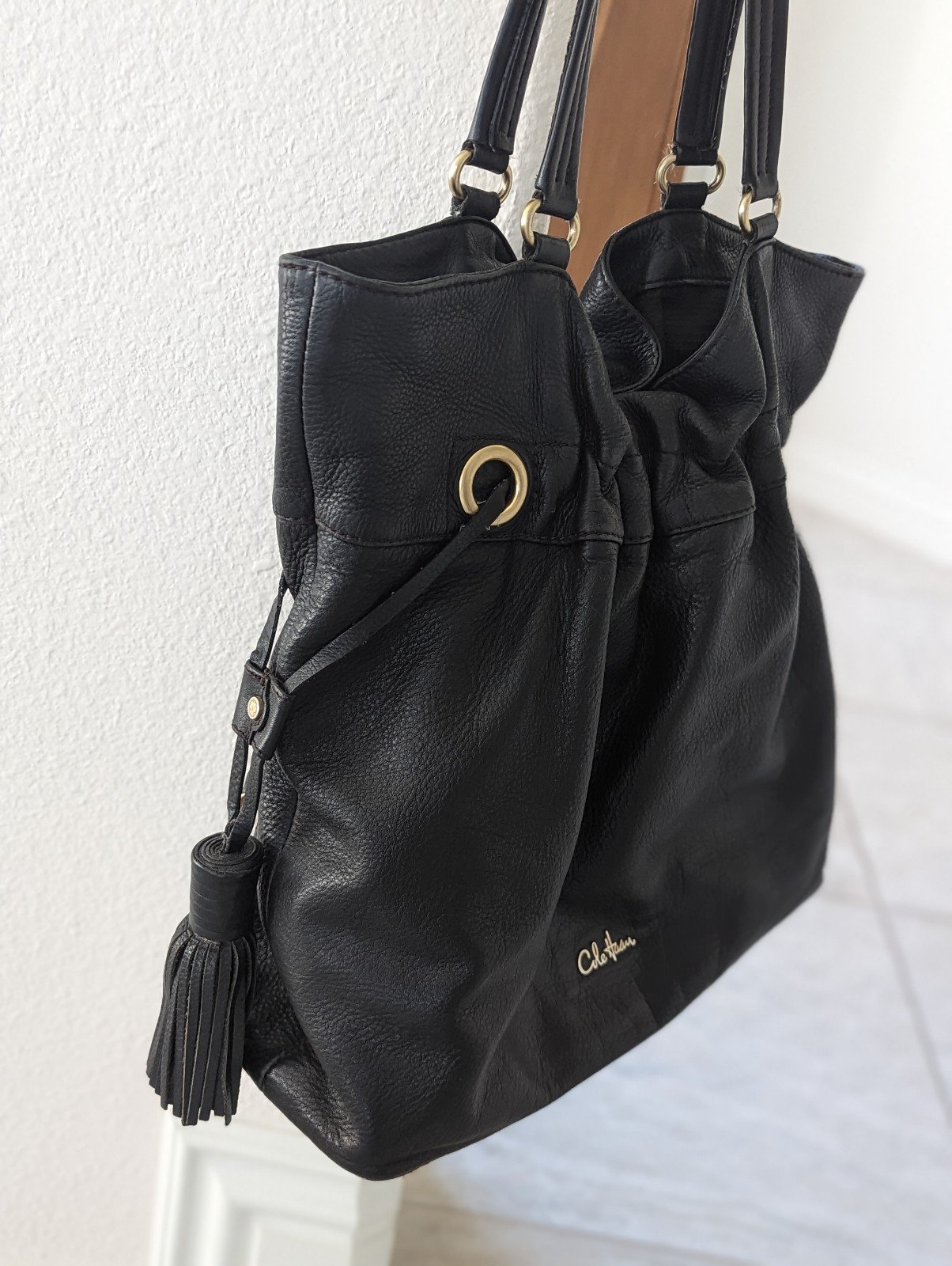Cole haan tassel leather shoulder bag hotsell