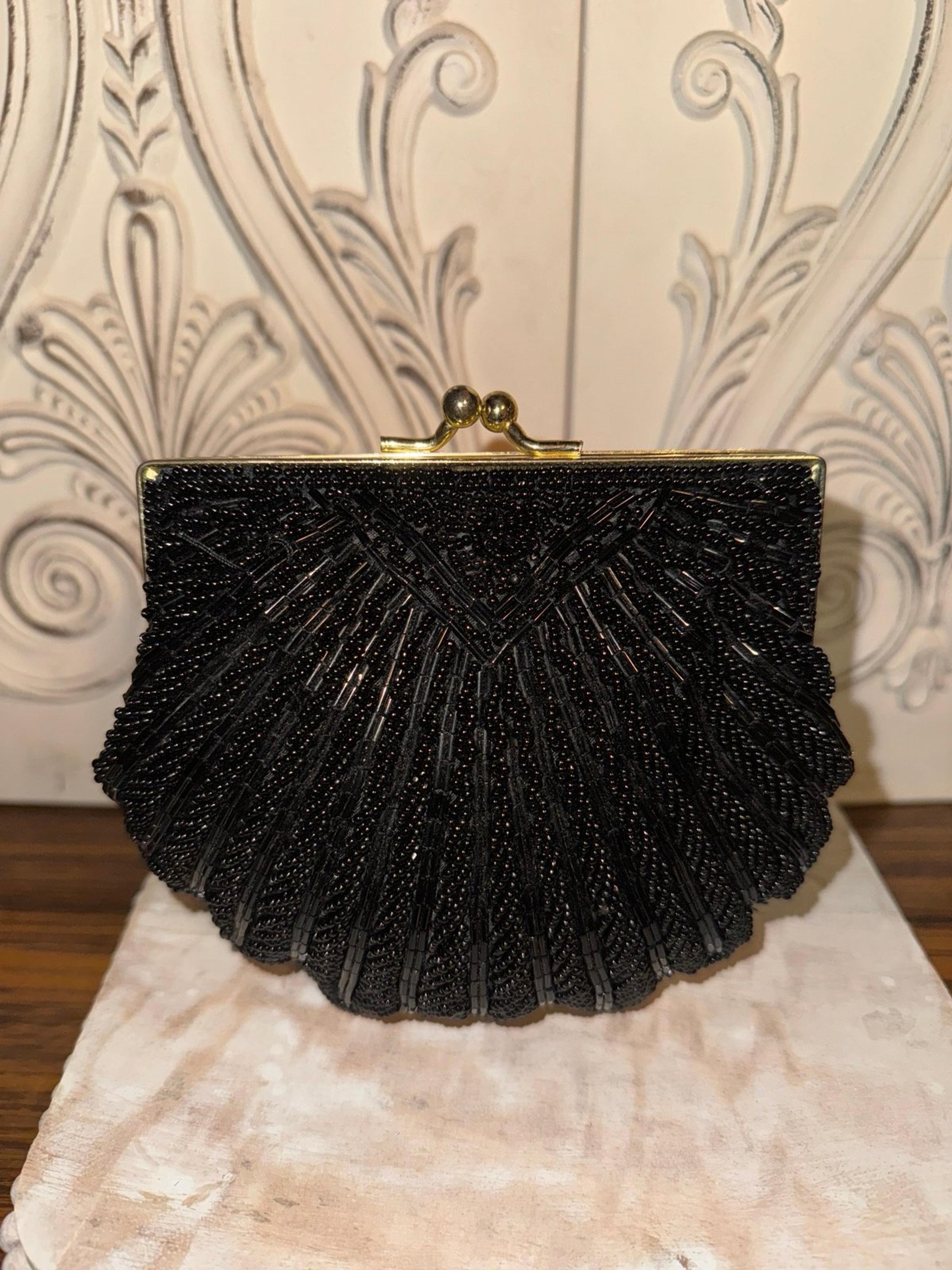Vintage beaded shell purse