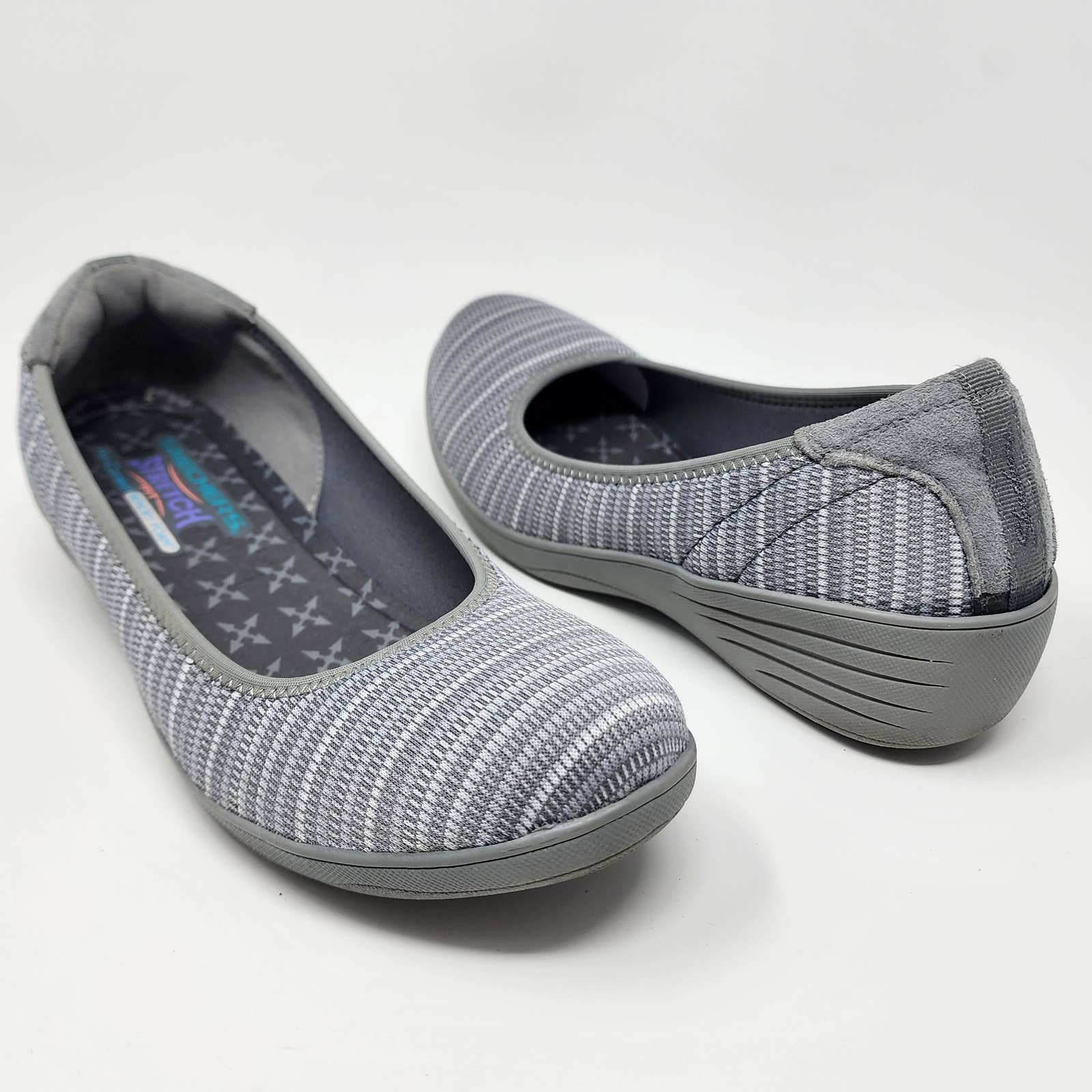 Skechers Stretch Fit Memory Foam Grey Striped Wedge Comfort Shoes EUC 9.5 48881