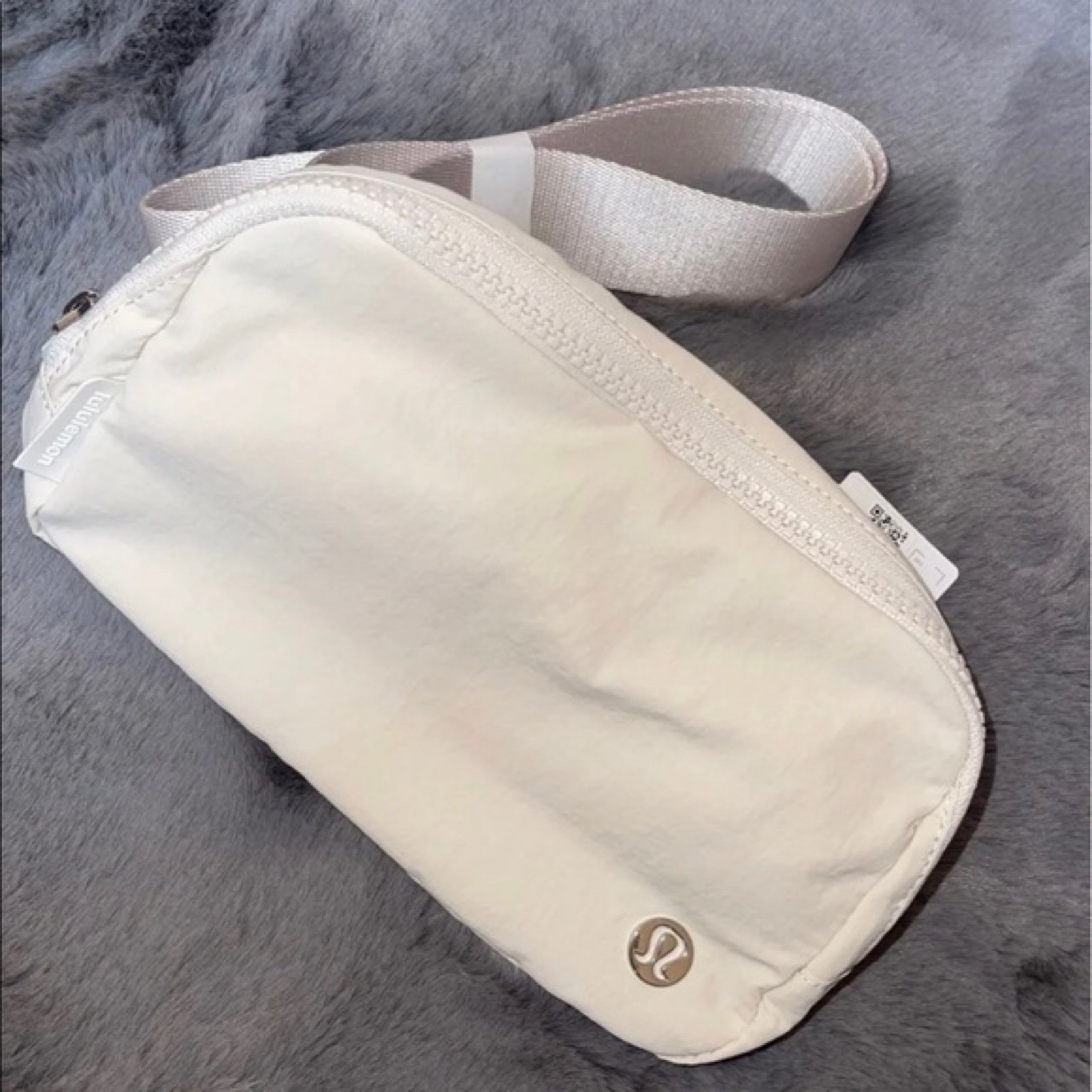 Lululemon Everywhere Belt Bag 1L