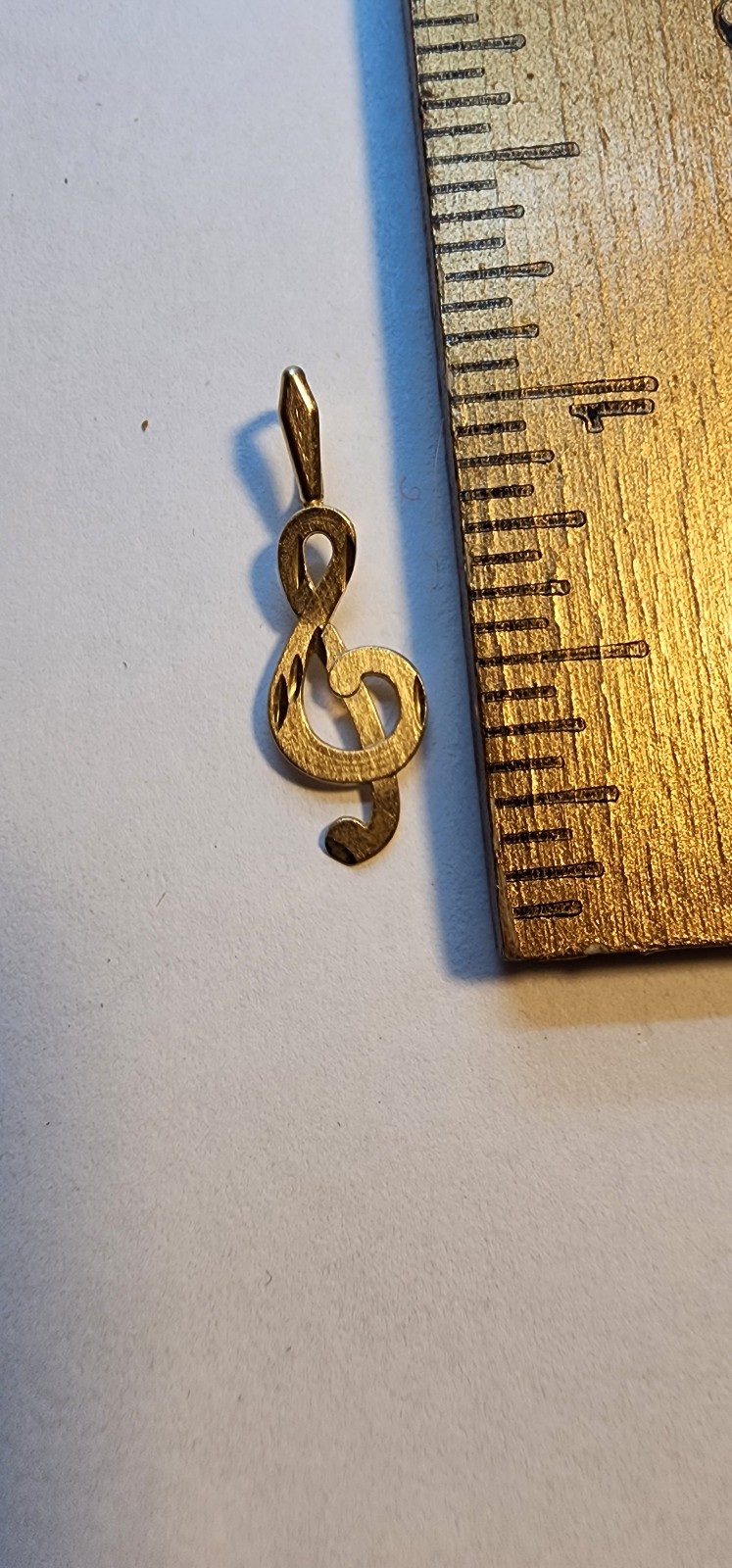 Vintage 14k Gold charm treble clef