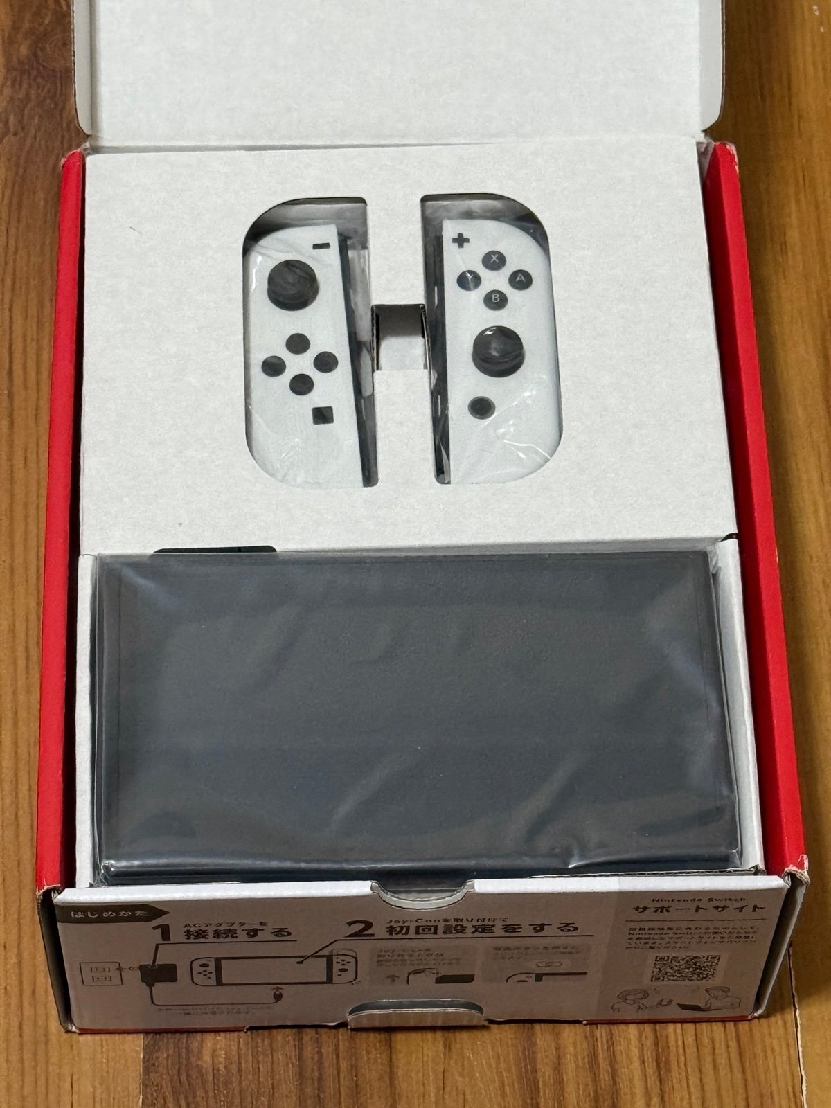 Nintendo Switch – OLED Model w/ White Joy-Con- (Japanese