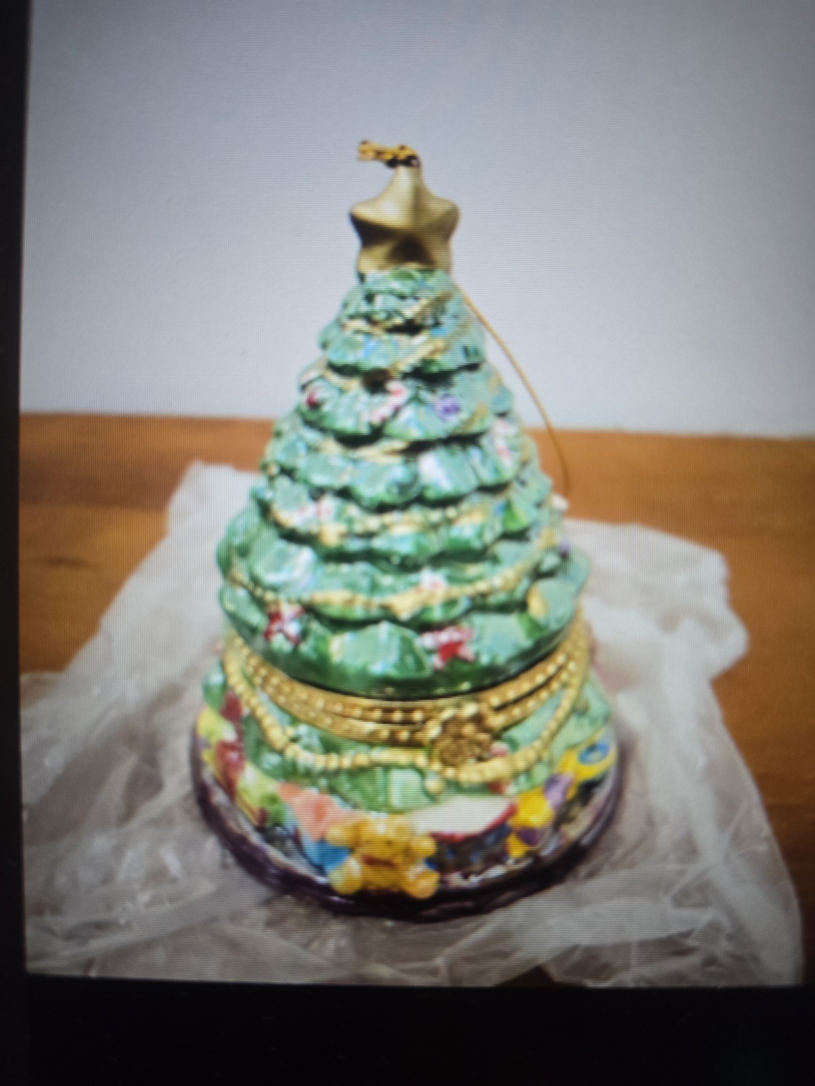 Christmas ornament christmas tree music box.