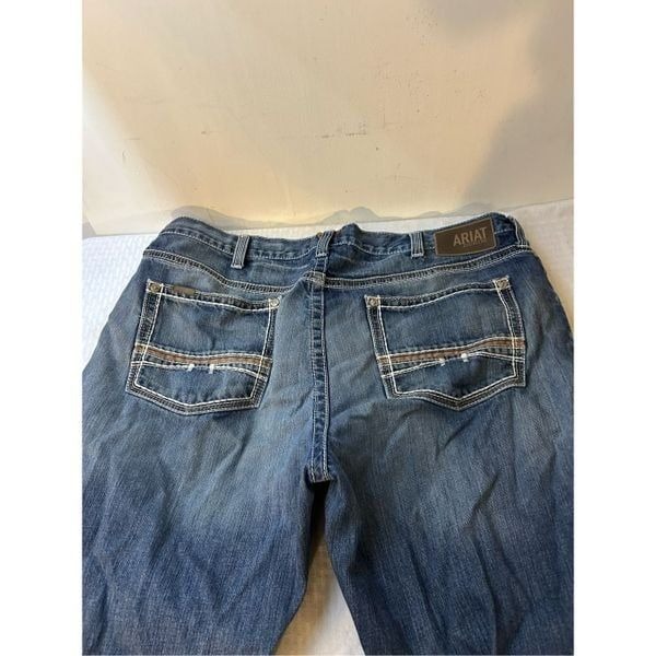 Ariat 42/34 men’s relaxed boot cut M4 jeans distressed denim rn#105037 distresse