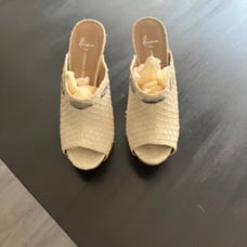 Women’s high heels size 8.5M
