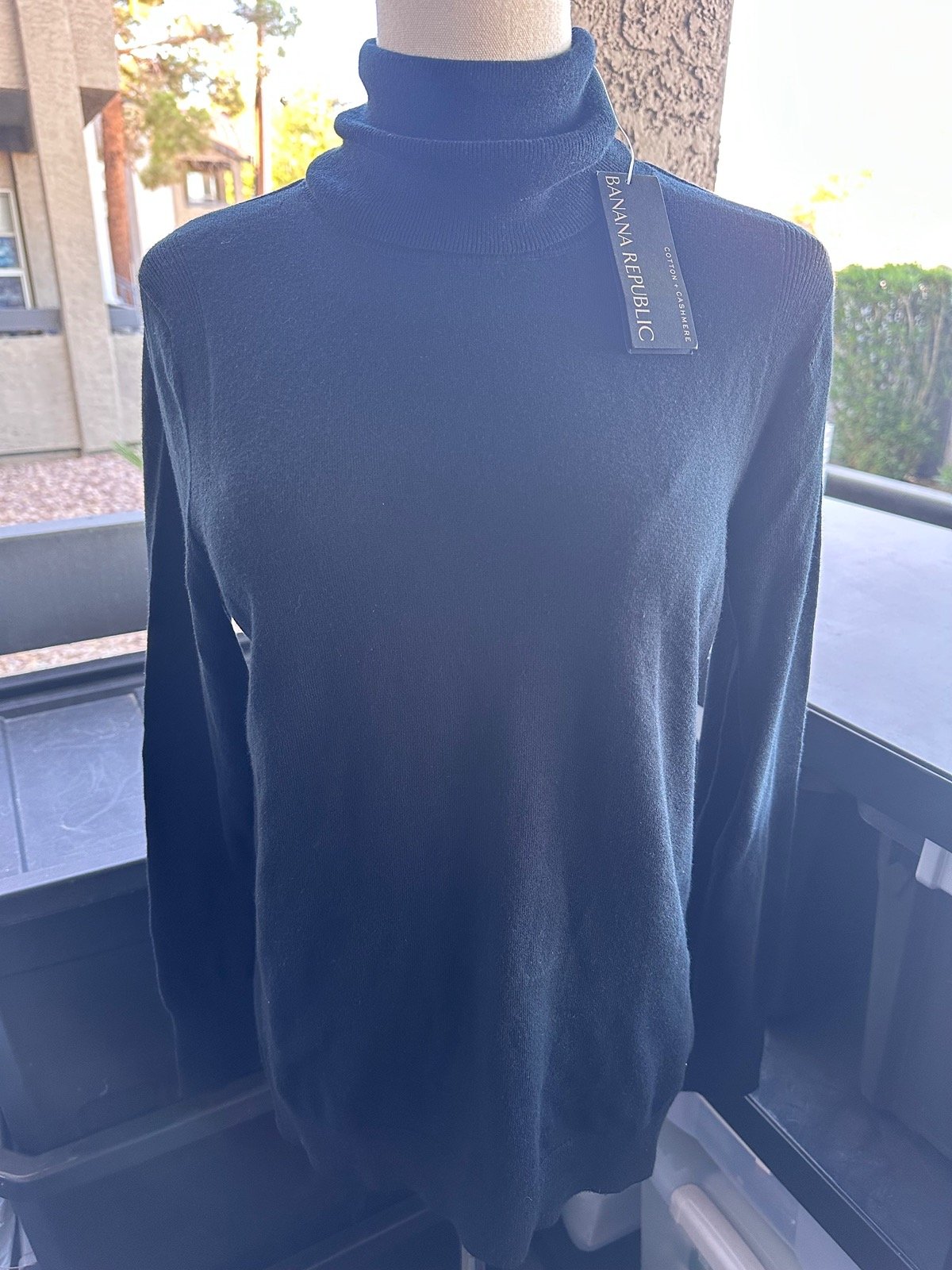 Banana Republic Featherweight Cotton/Cashmere Turtleneck Sweater - Size Medium