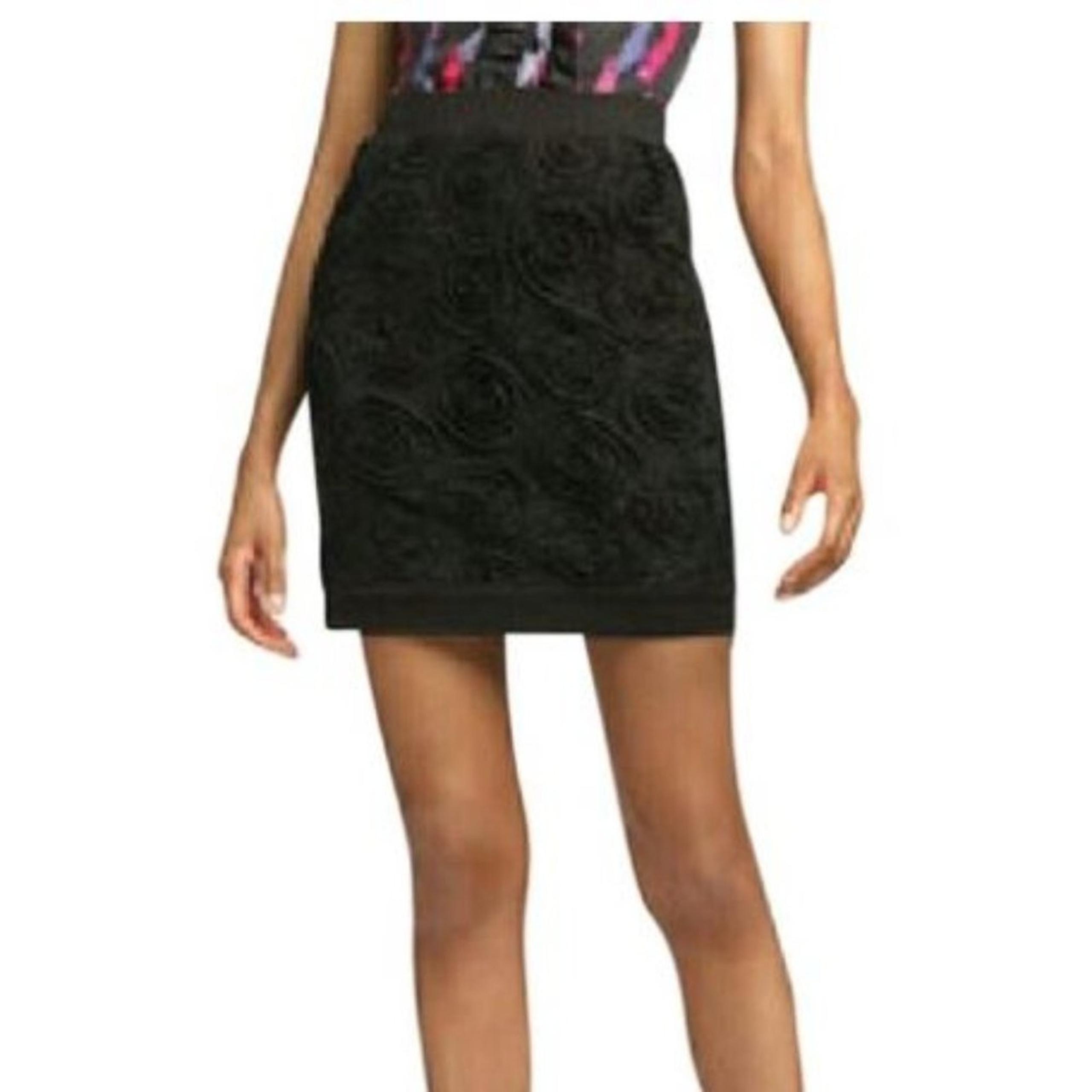 Marc by Marc Jacobs Black Rosette Mini Skirt Size XS Stretchy 3D Roses Dark Goth