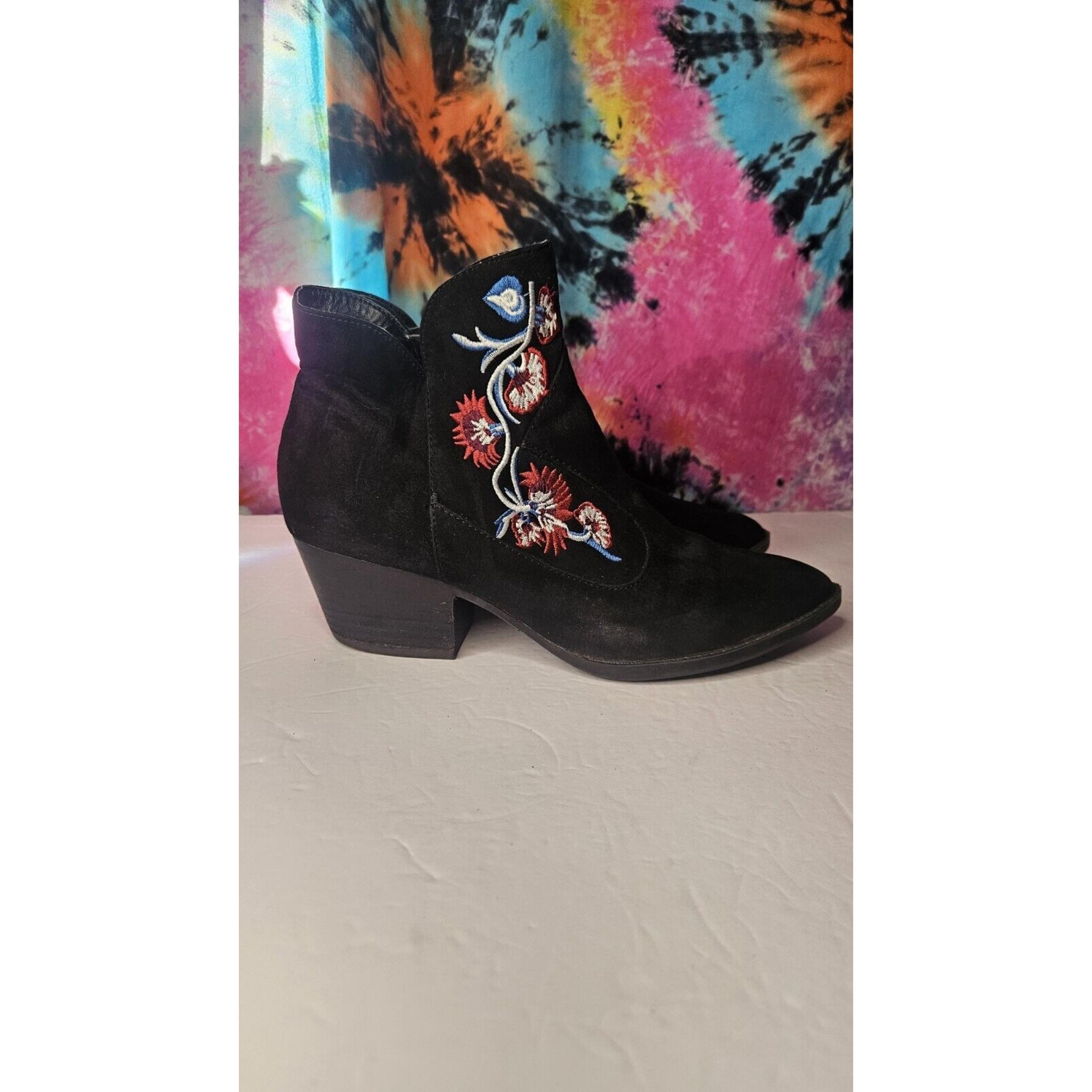 Carlos Santana Layne Ankle Boots Floral Embroidery Faux Suede Side Zip Size 9 M