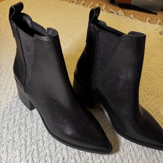 Steve Madden Evan Chelsea Boot Size 7.5 NWOT