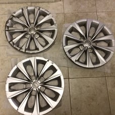 Set of 3 Toyota Camry hubcaps 2015-2017 part number 42602-06120