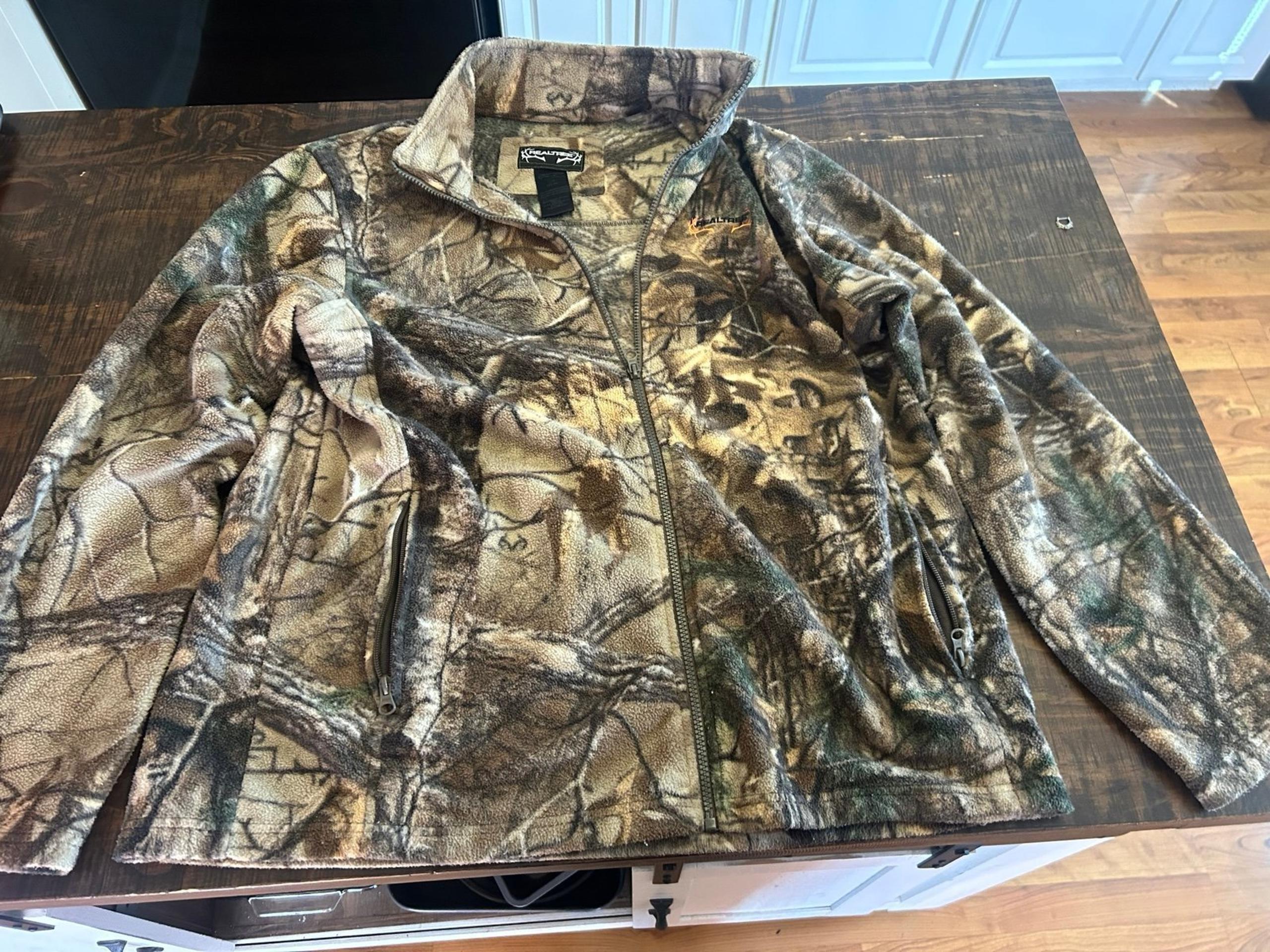 Men’s Real tree fleece jacket Large