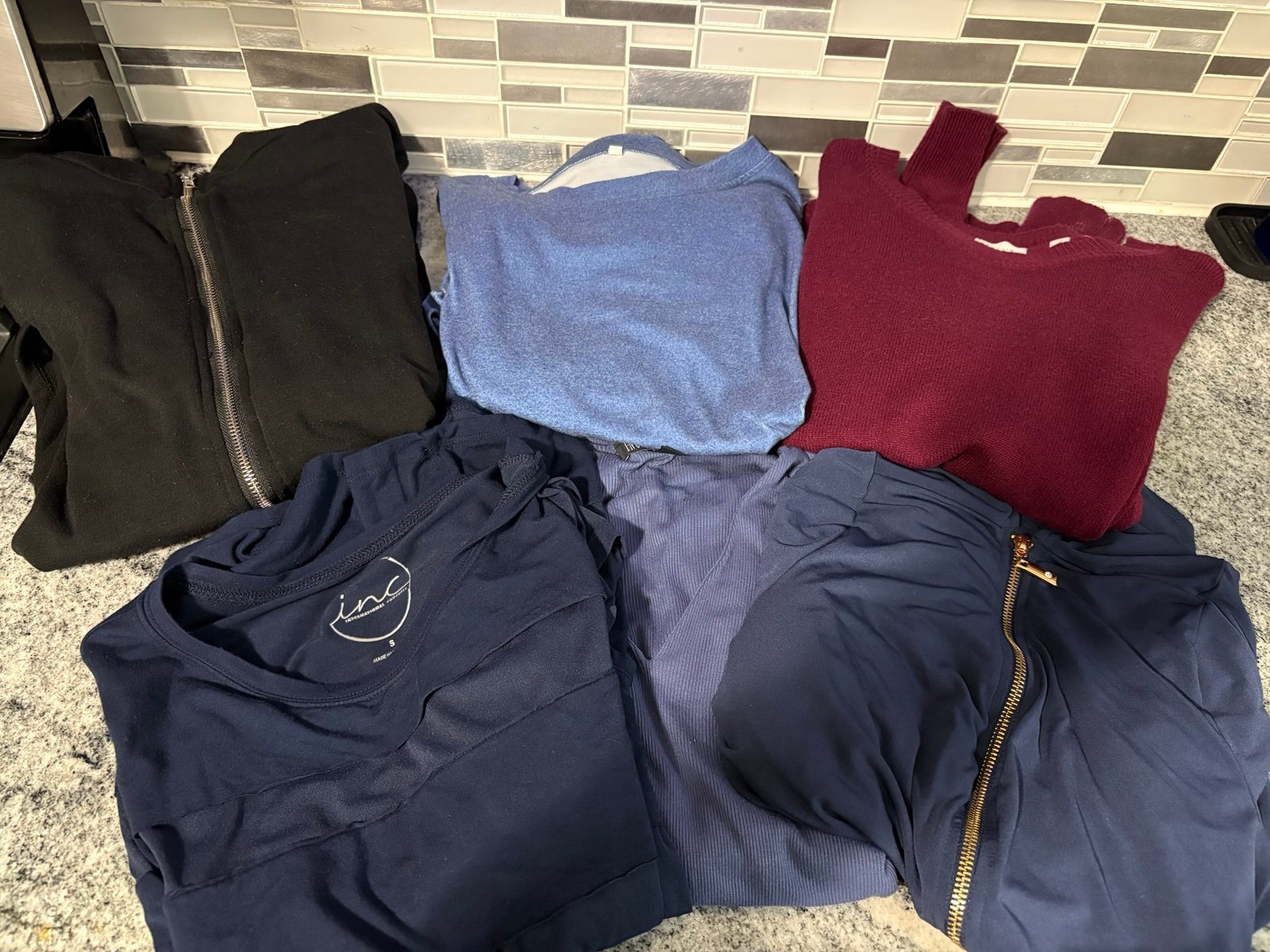 Women’s blouse/sweater Lot