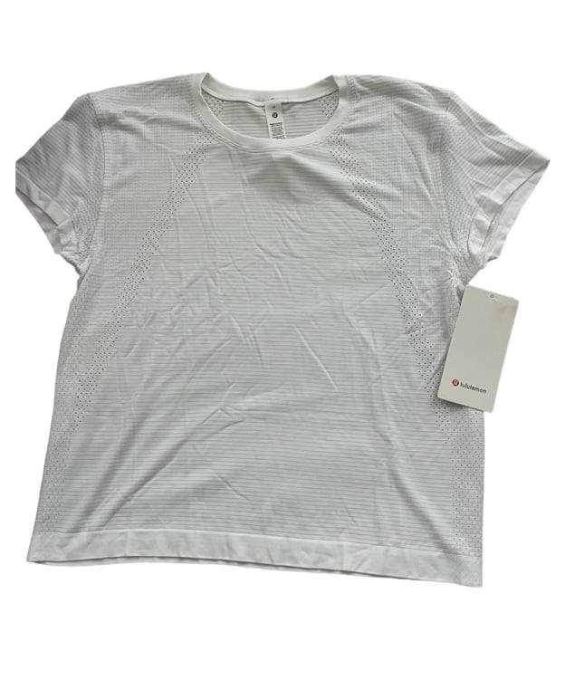 New lululemon t-shirt for women size 10