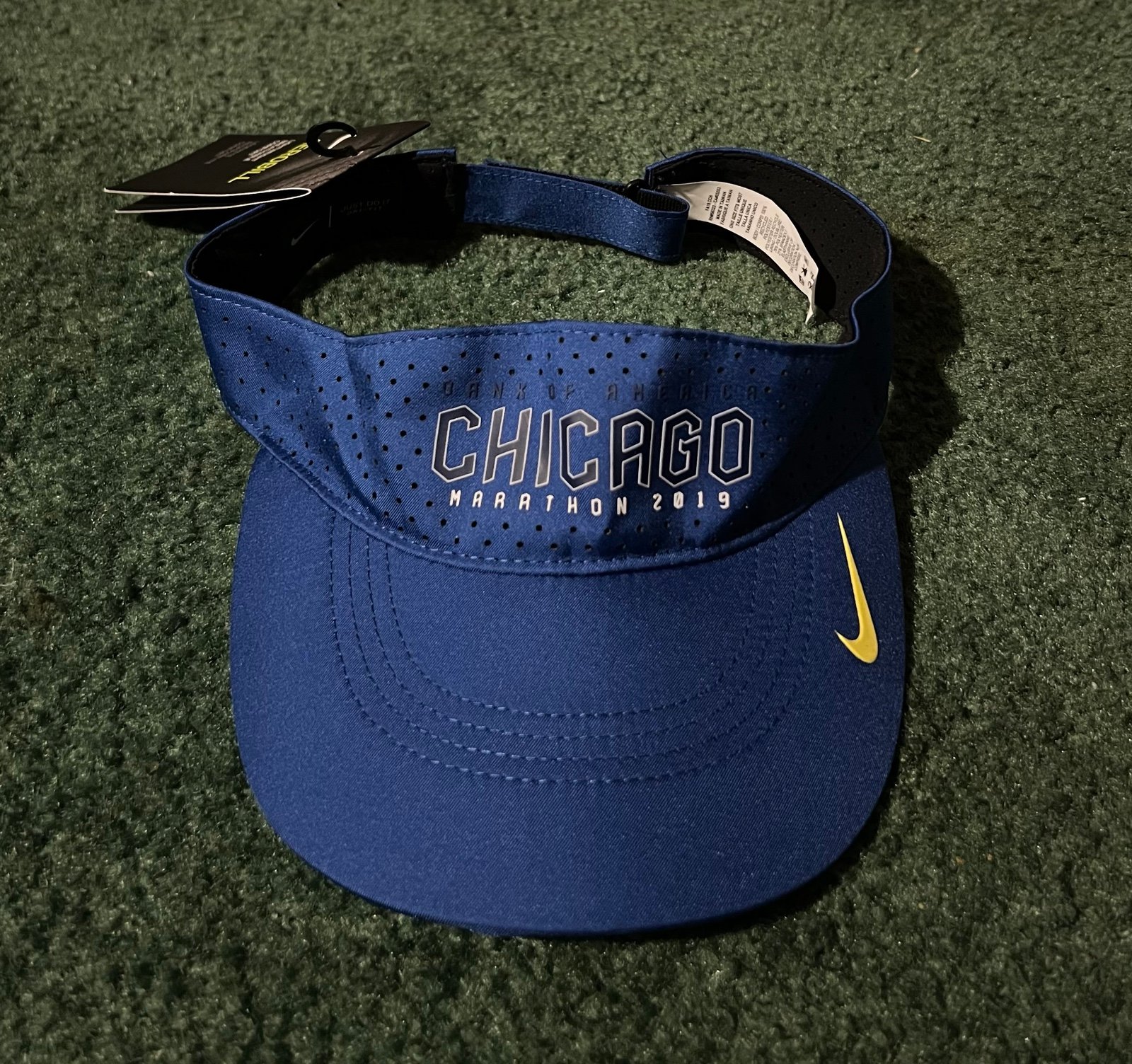 Nike 2019 Chicago Marathon Running Visor Hat Aerobill Adjustable Blue CN5303-438