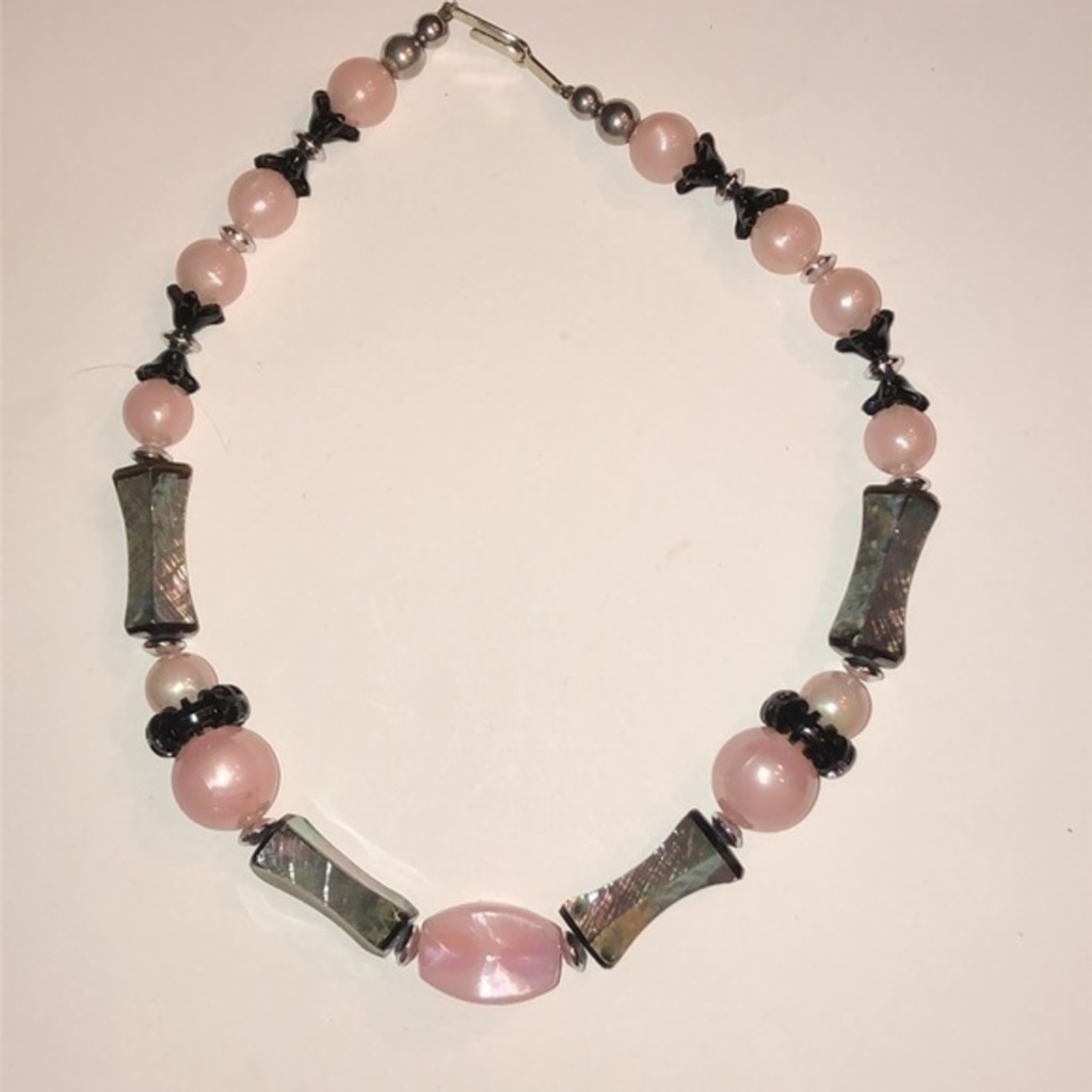 Vintage Iridescent Pale Pink & Abalone Color Beaded Necklace