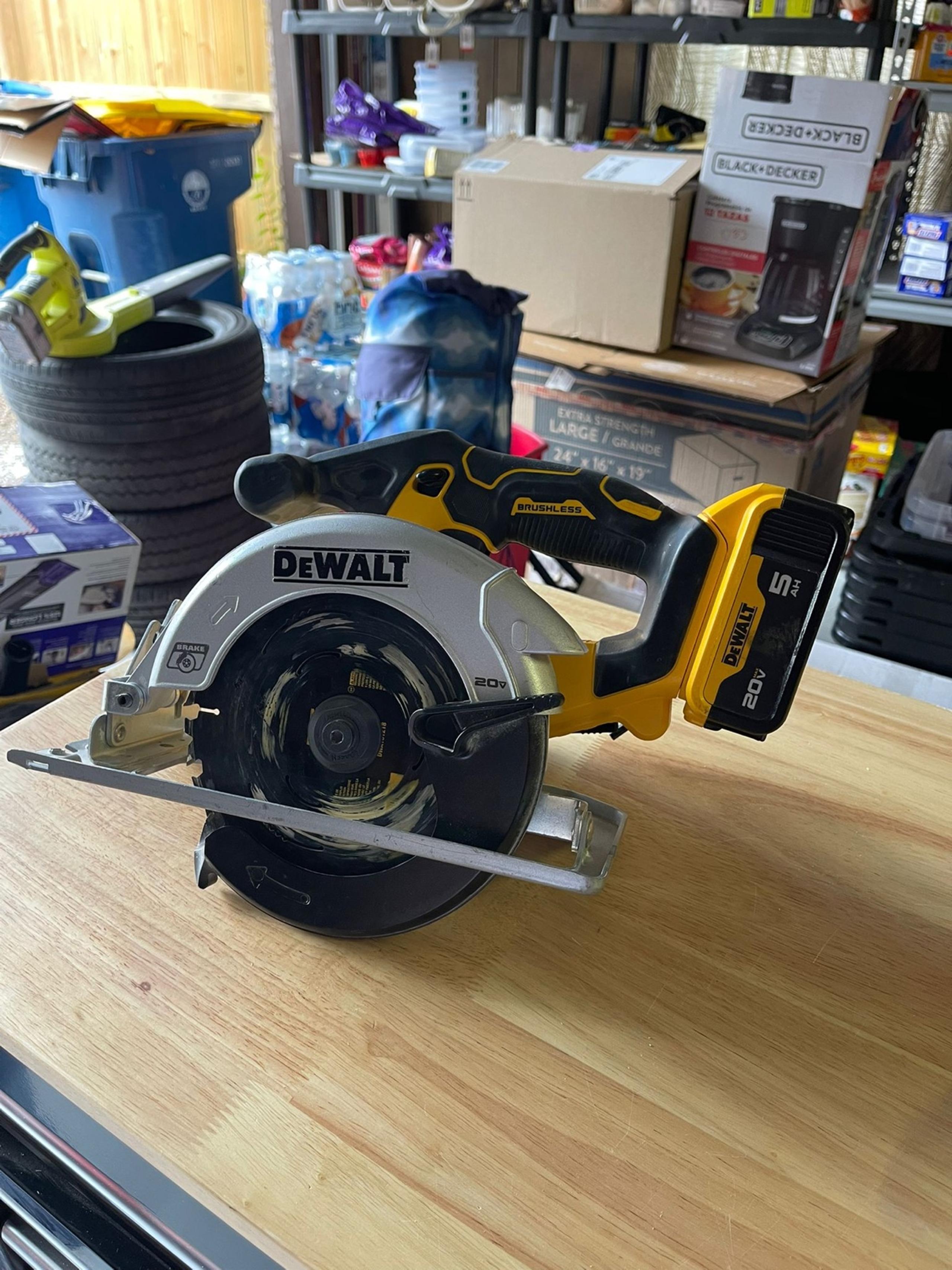 DEWALT XR 20-volt Max 6-1/2-in Brushless
Cordless Circular saw