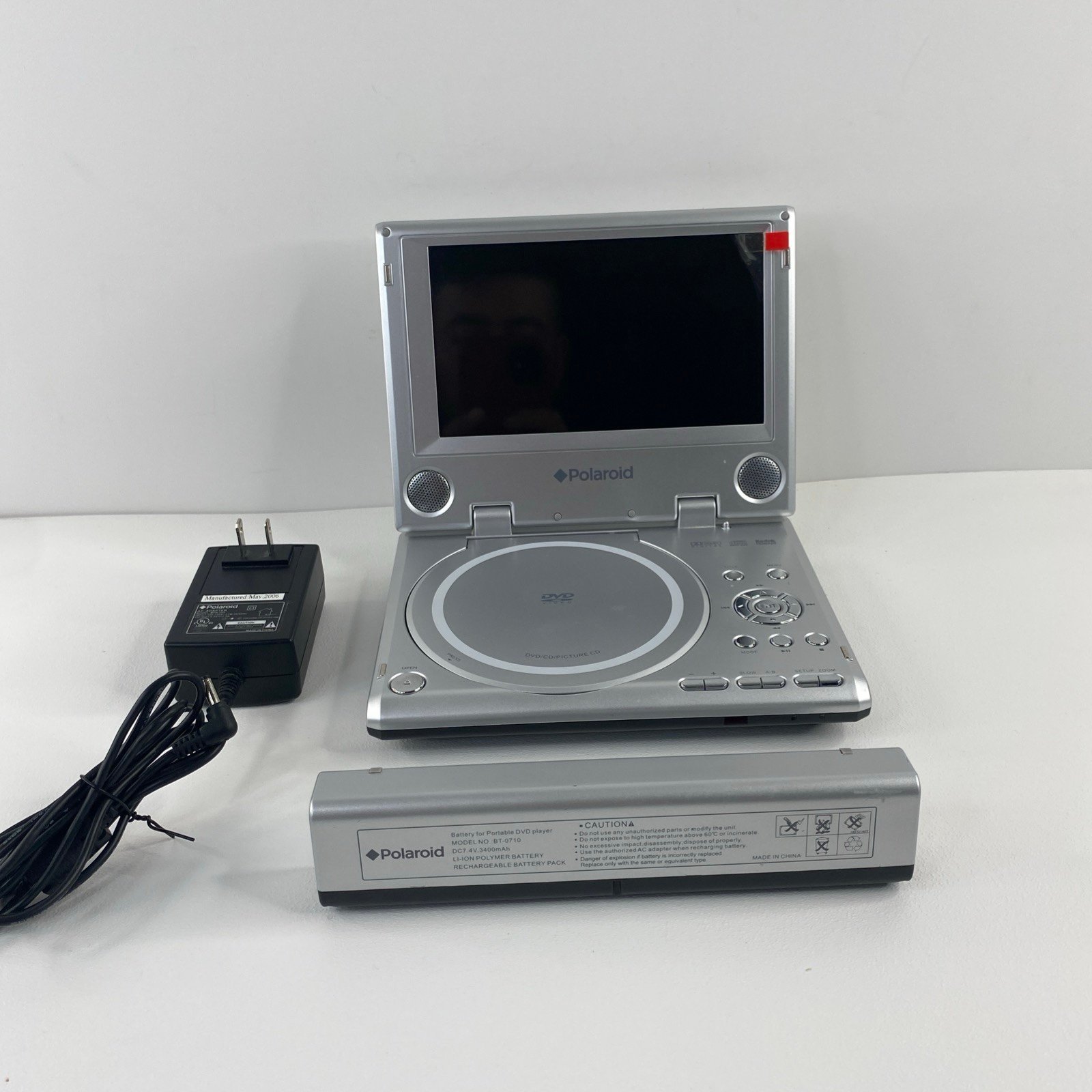 Polaroid PDM-0714 Portable DVD Player 7” W/ Portable Battery BT-0710