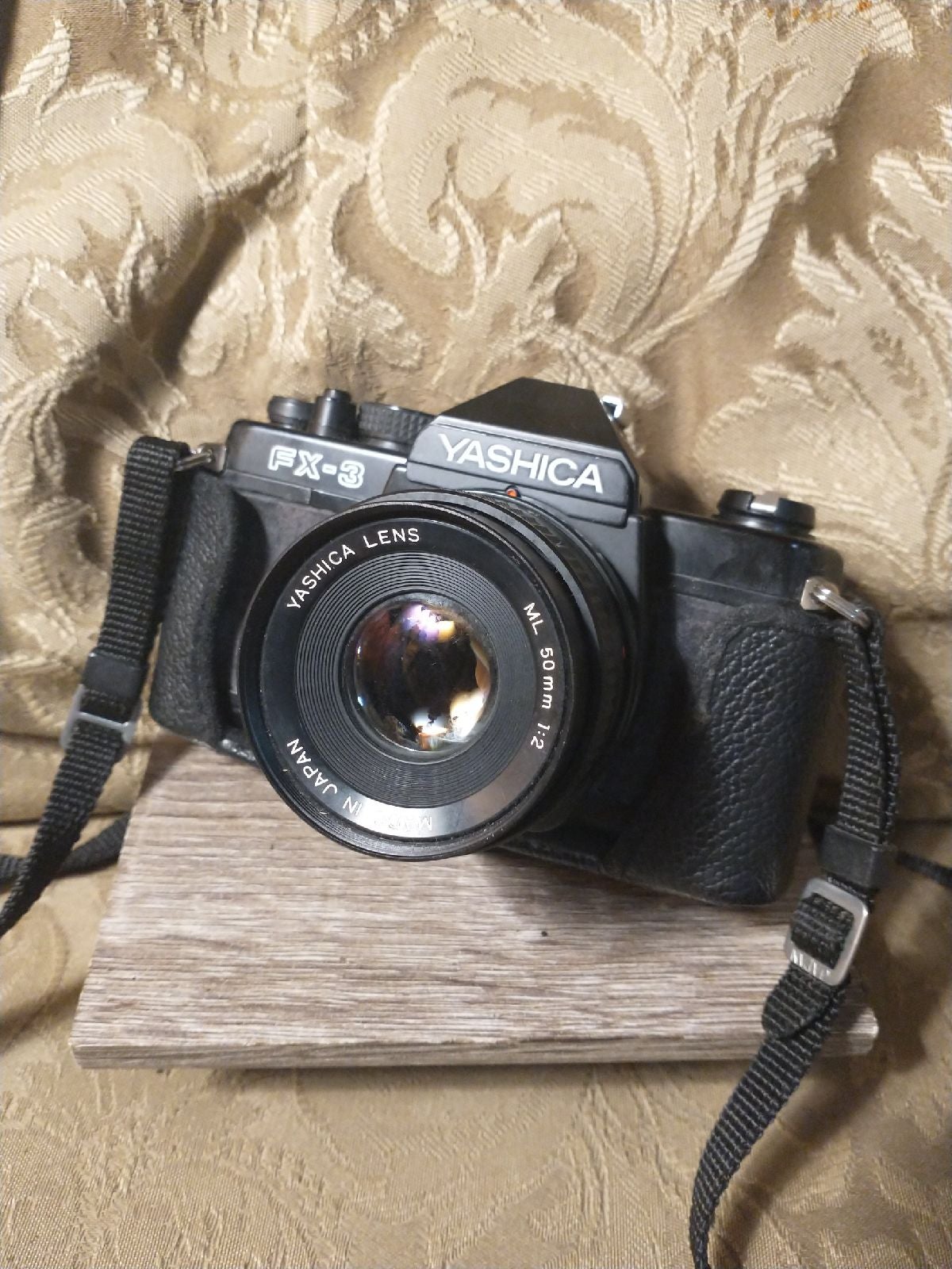 Yashica 35 mm Camera 50 mm lens