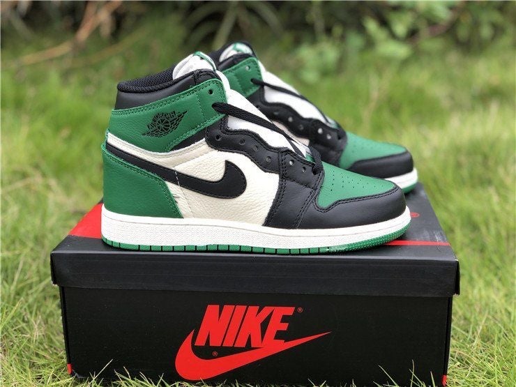 Air jordan 1 High og pine green grade school 7