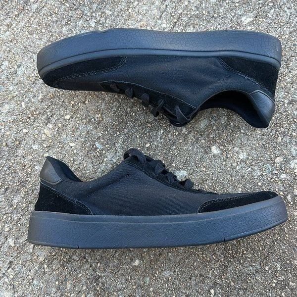 Kizik Prague Men’s Black Canvas Suede Sz 11.5