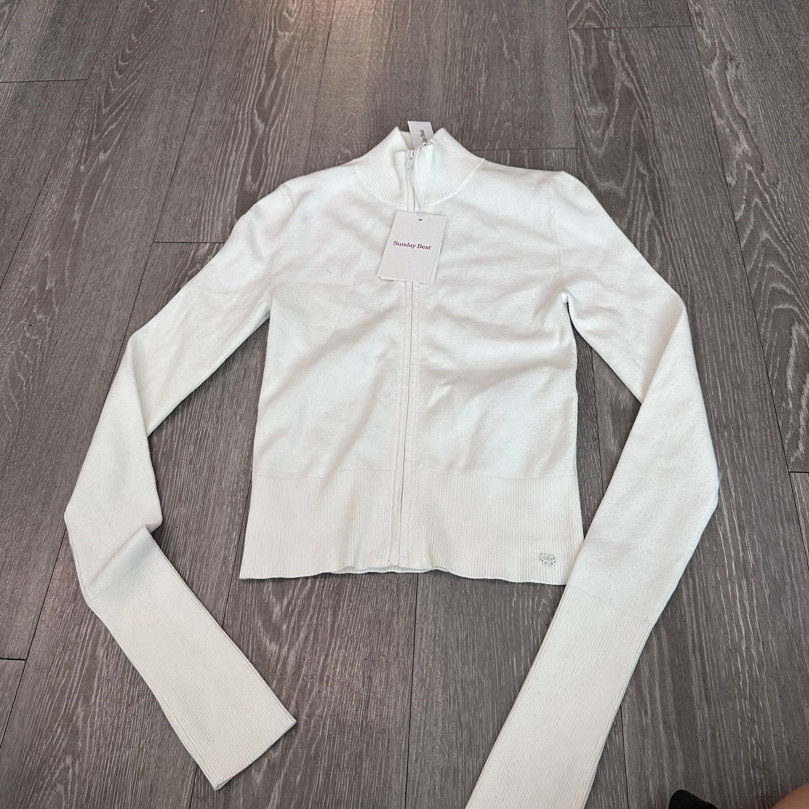 Aritzia sunday best white collared zip down jacket size xsmall