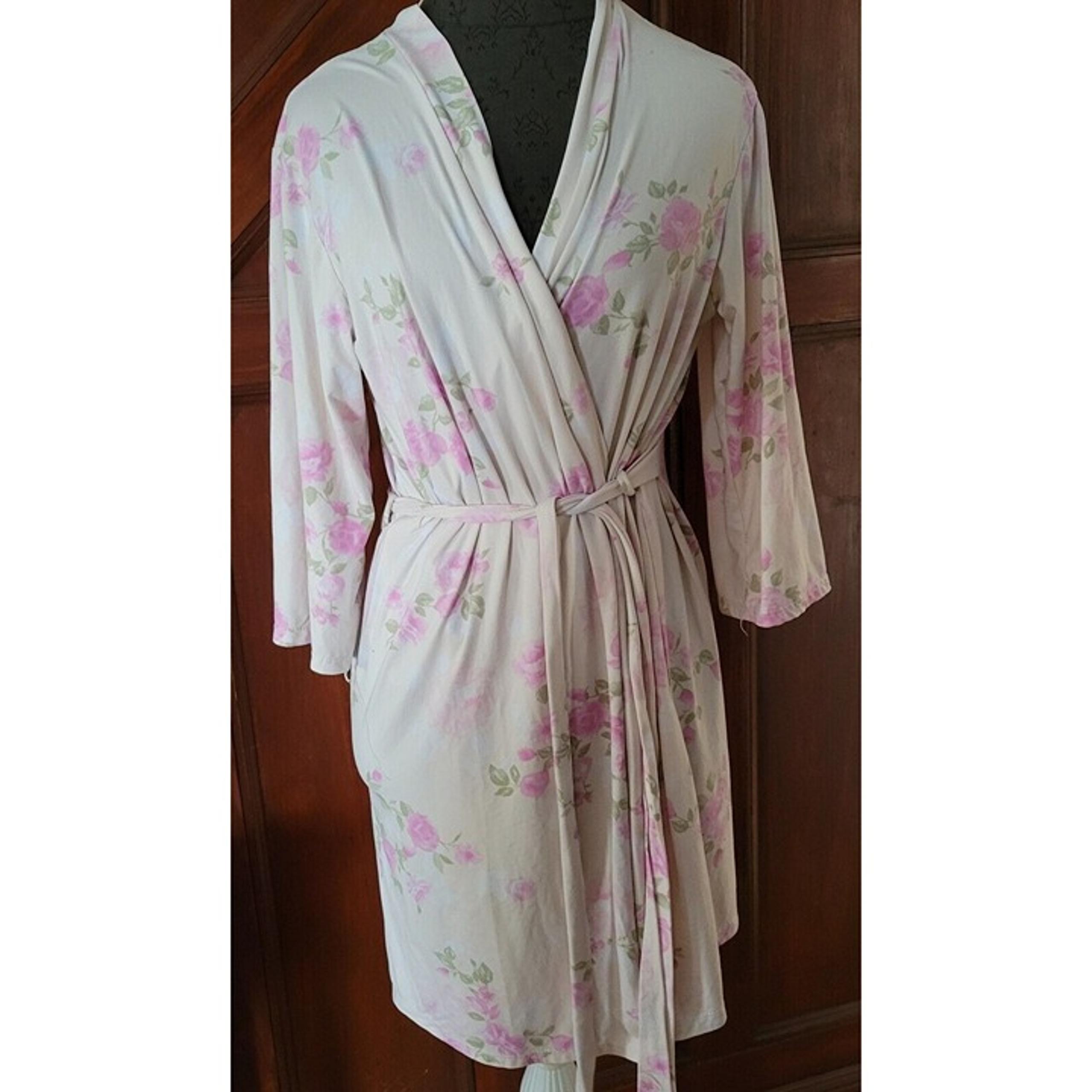 Laura Ashley Pink floral robe size Large Belted SO SOFT