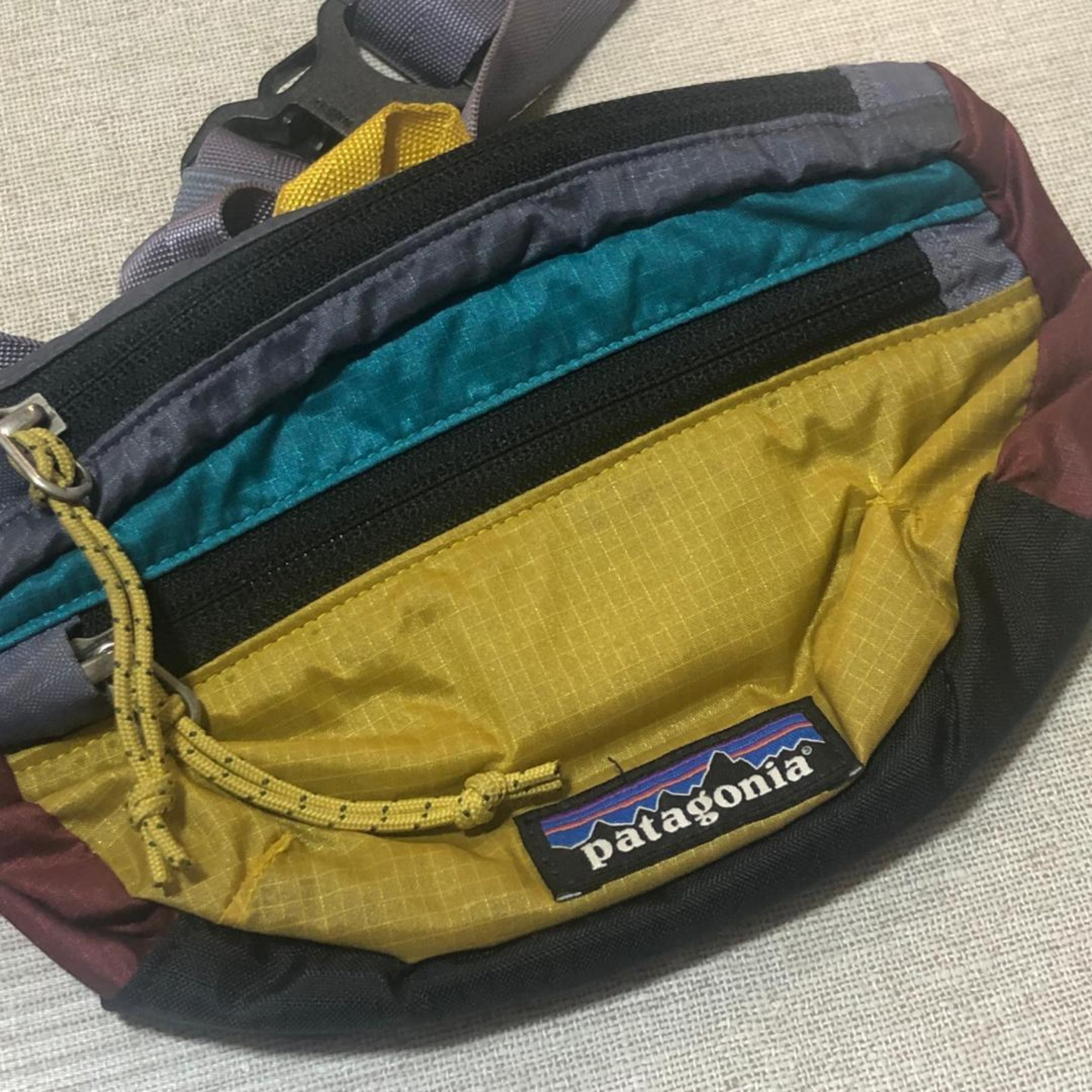 Cute waist pack that can be worn over the shoulder or crossbody! Patagonia Multicolor
