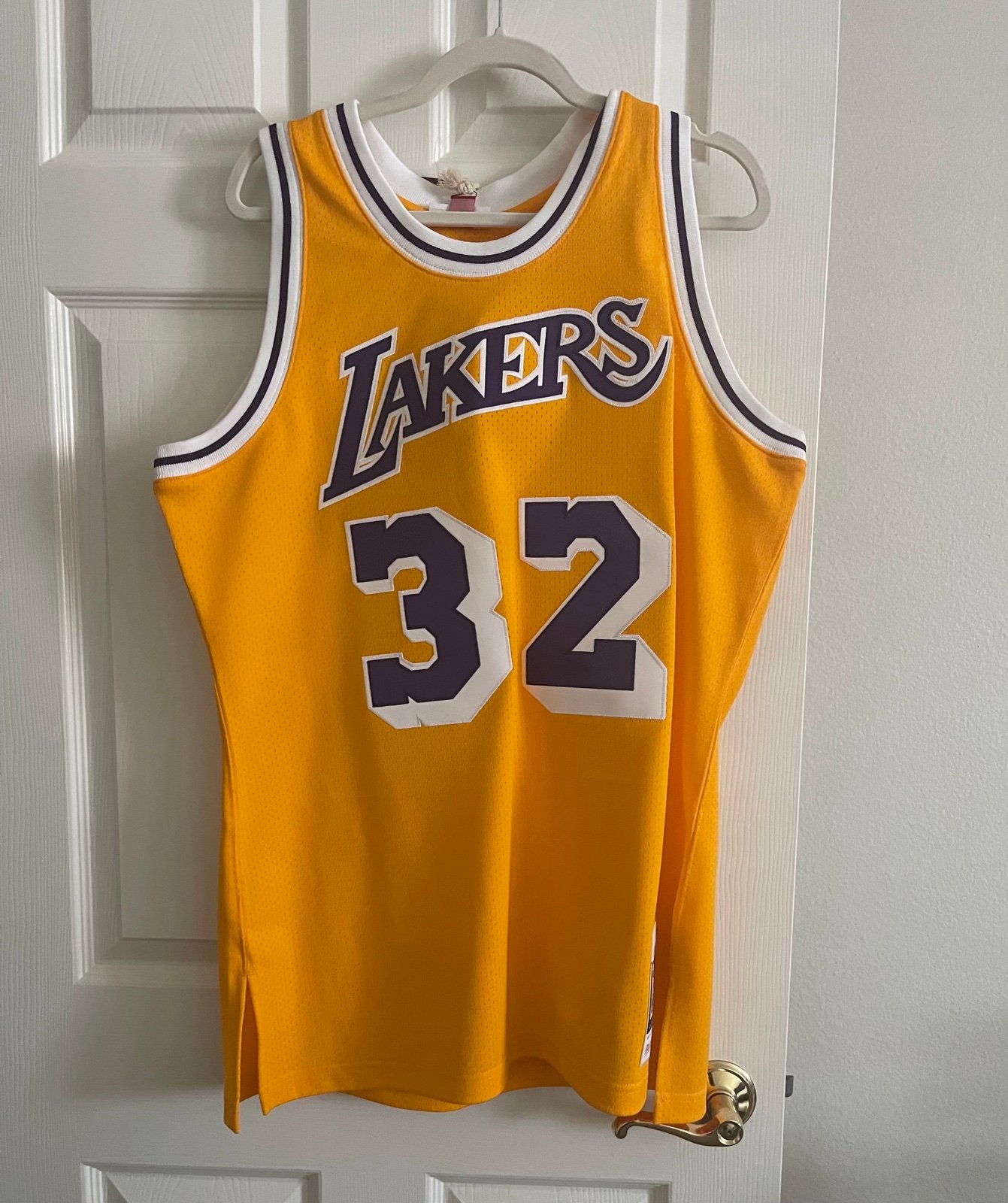 New with tags magic johnson Jersey