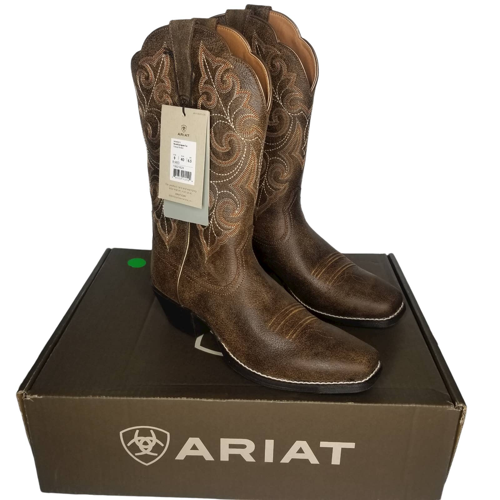 NWT Ariat Women's Round Up Square shops Toe Western Boots, Women's Sz 9