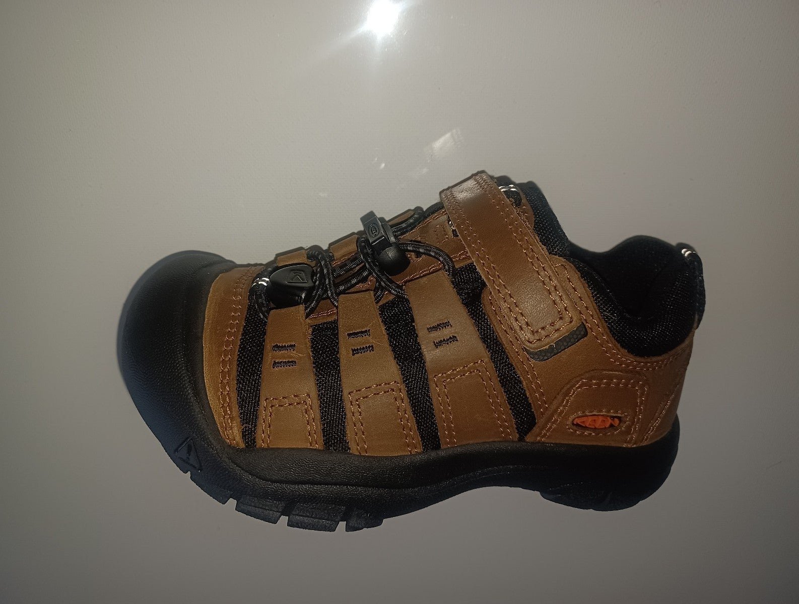 Keen Newport boys Shoes leather brown size 10 NEW