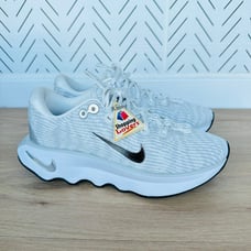⭐Nike Motiva Premium Size 6.5 Men's Shoes White/Metallic Silver FZ2115-101 New