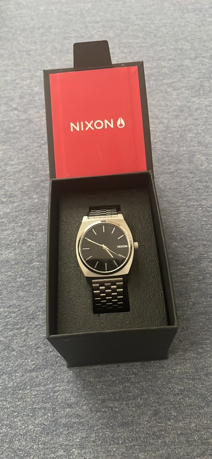 Nixon watch
