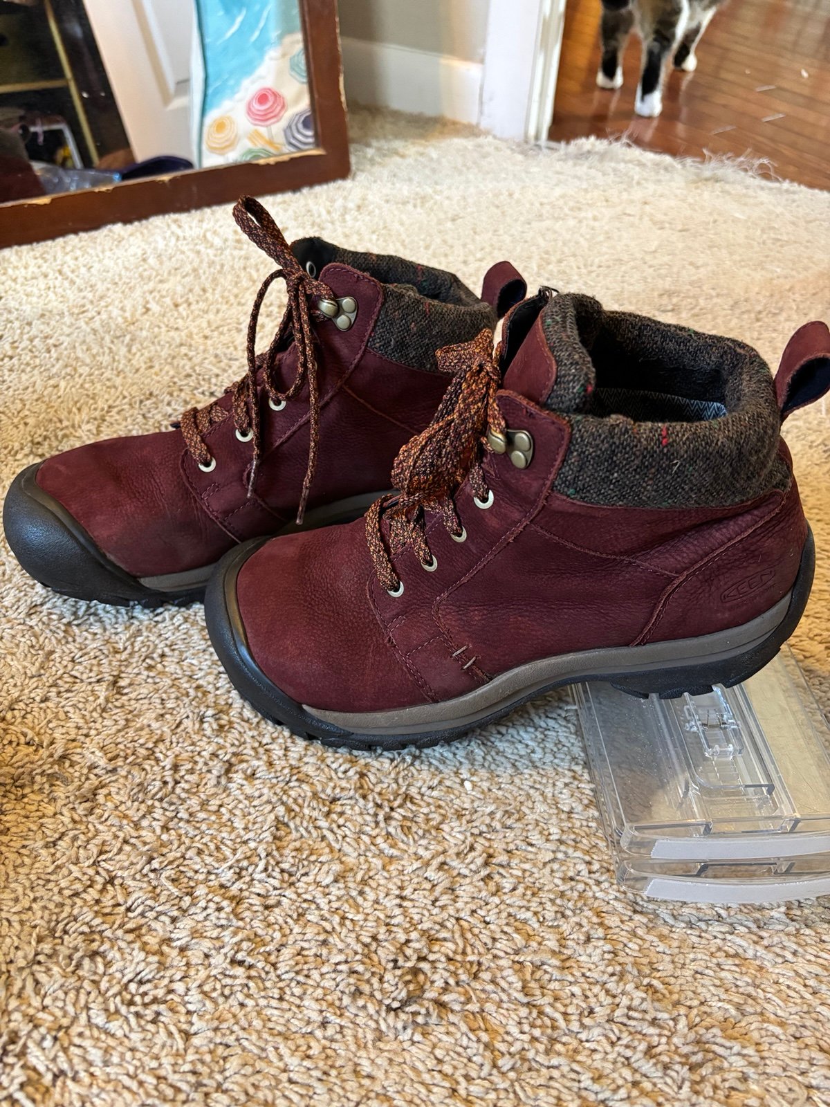 KEEN Boots; sz 10