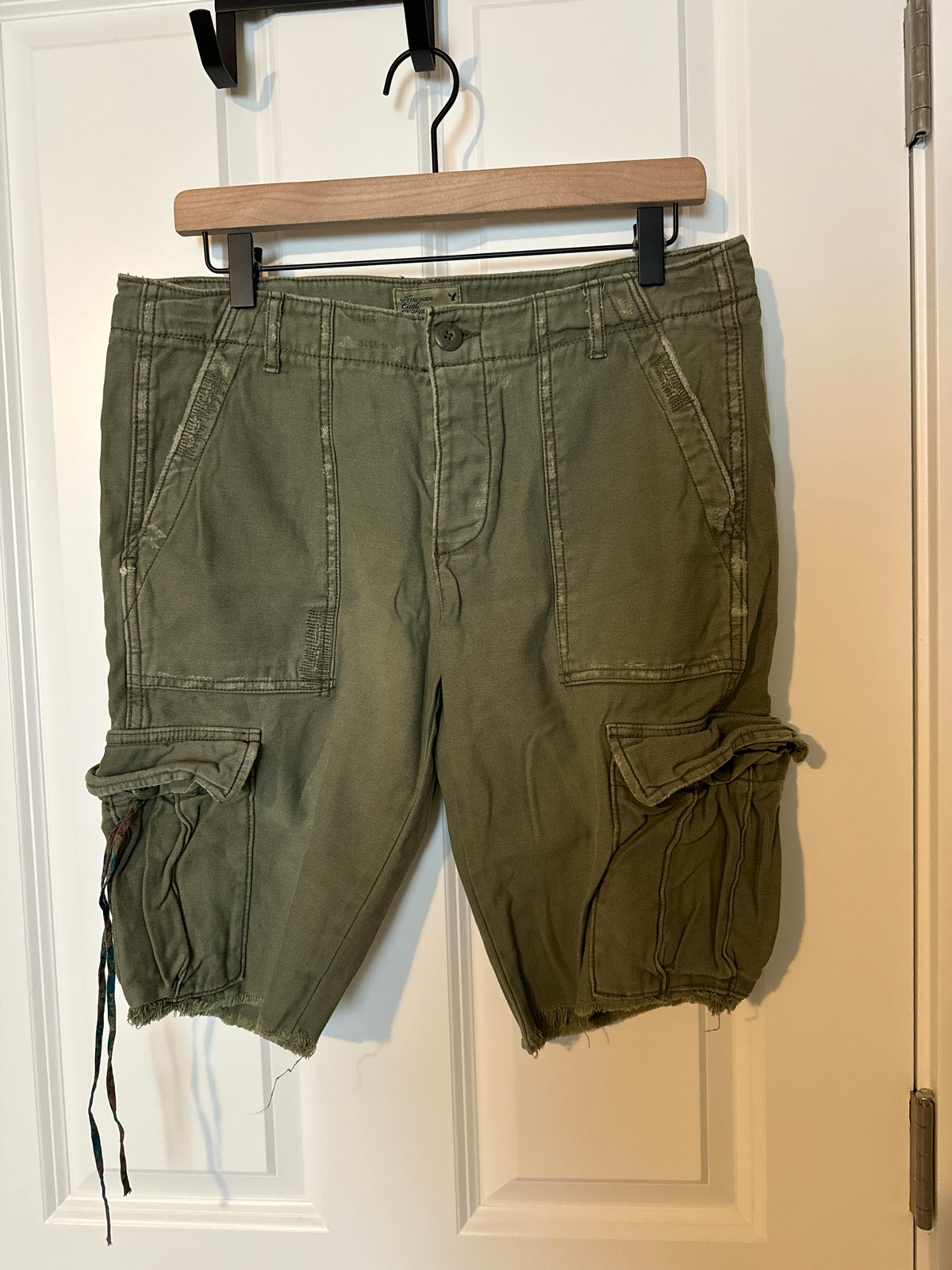 American Eagle - women cargo military bermuda shorts - size 6