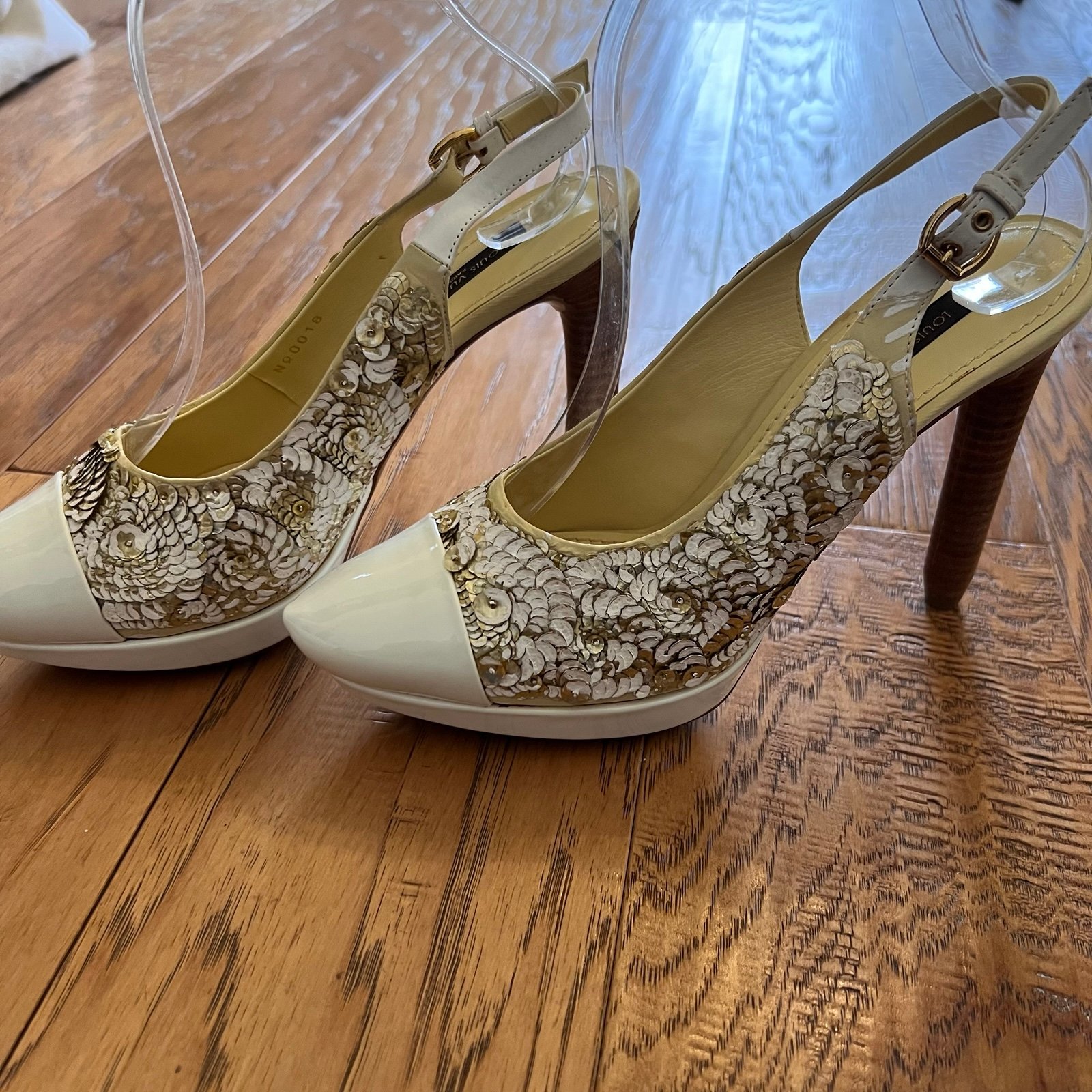 LOUIS VUITTON White Patent Leather Sequin Slingback Pumps Size 37.5 Authentic