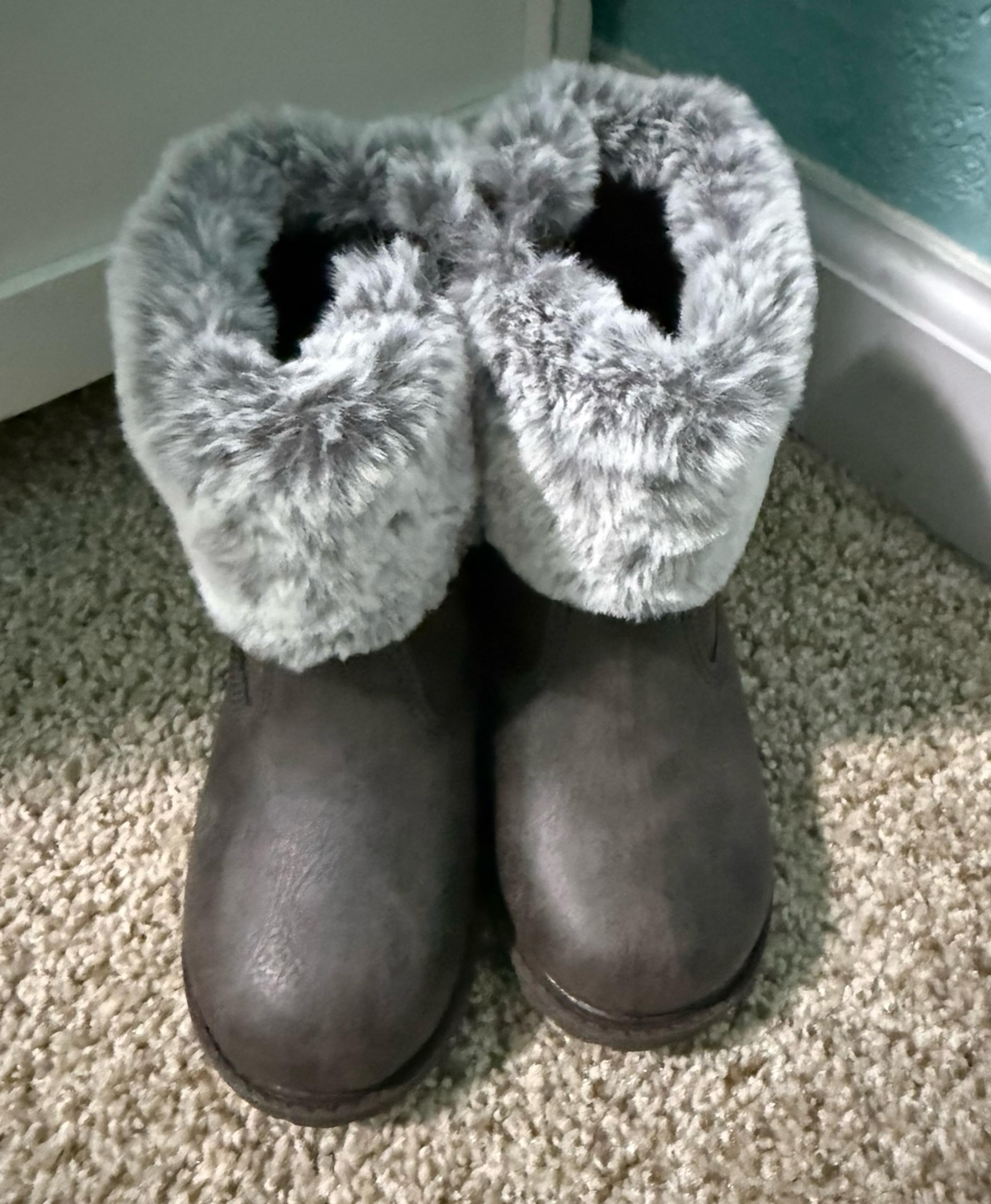 OshKosh Size 9 Toddler Boots