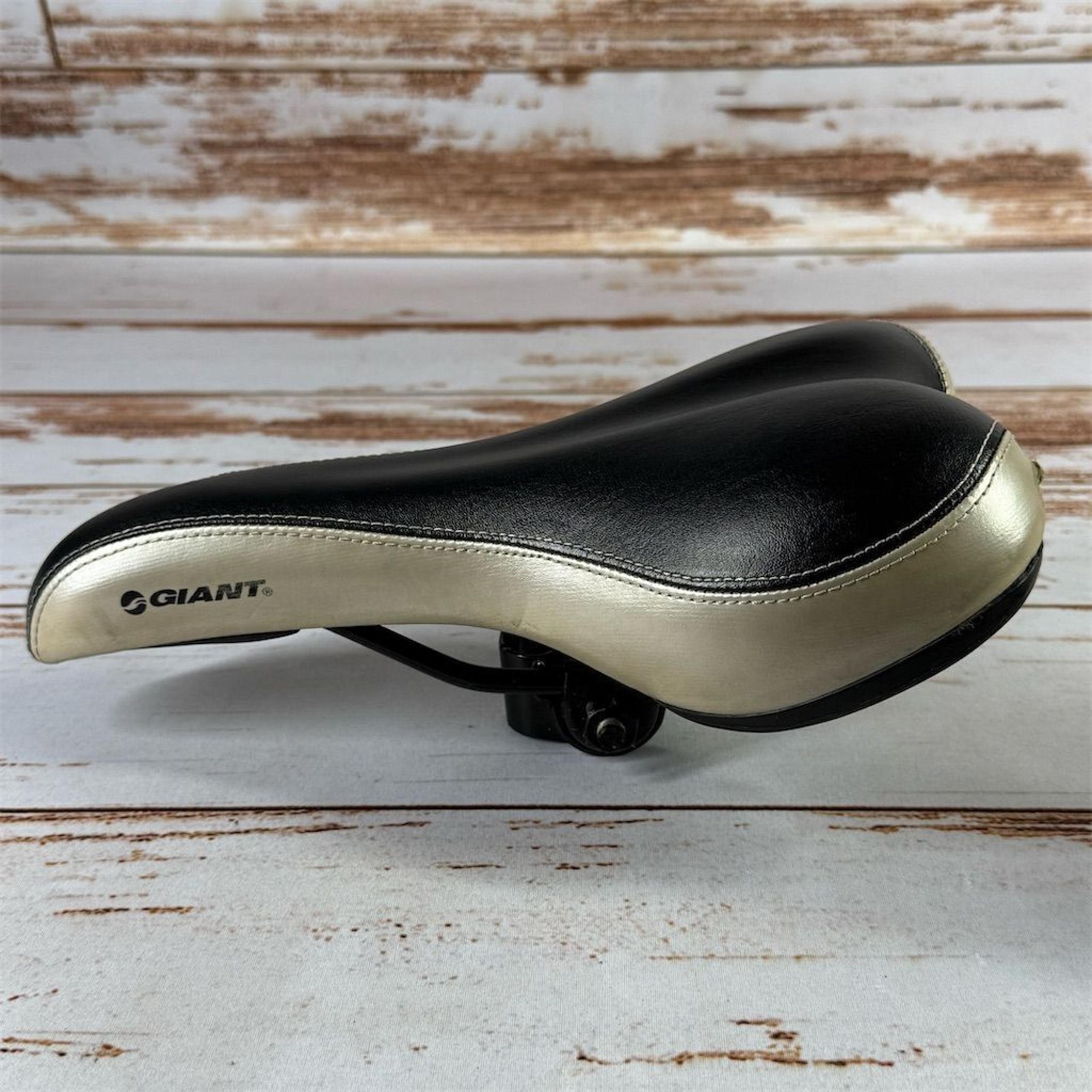 Giant Comfort Saddle Black for Road, Mountain & Hybrid Bikes