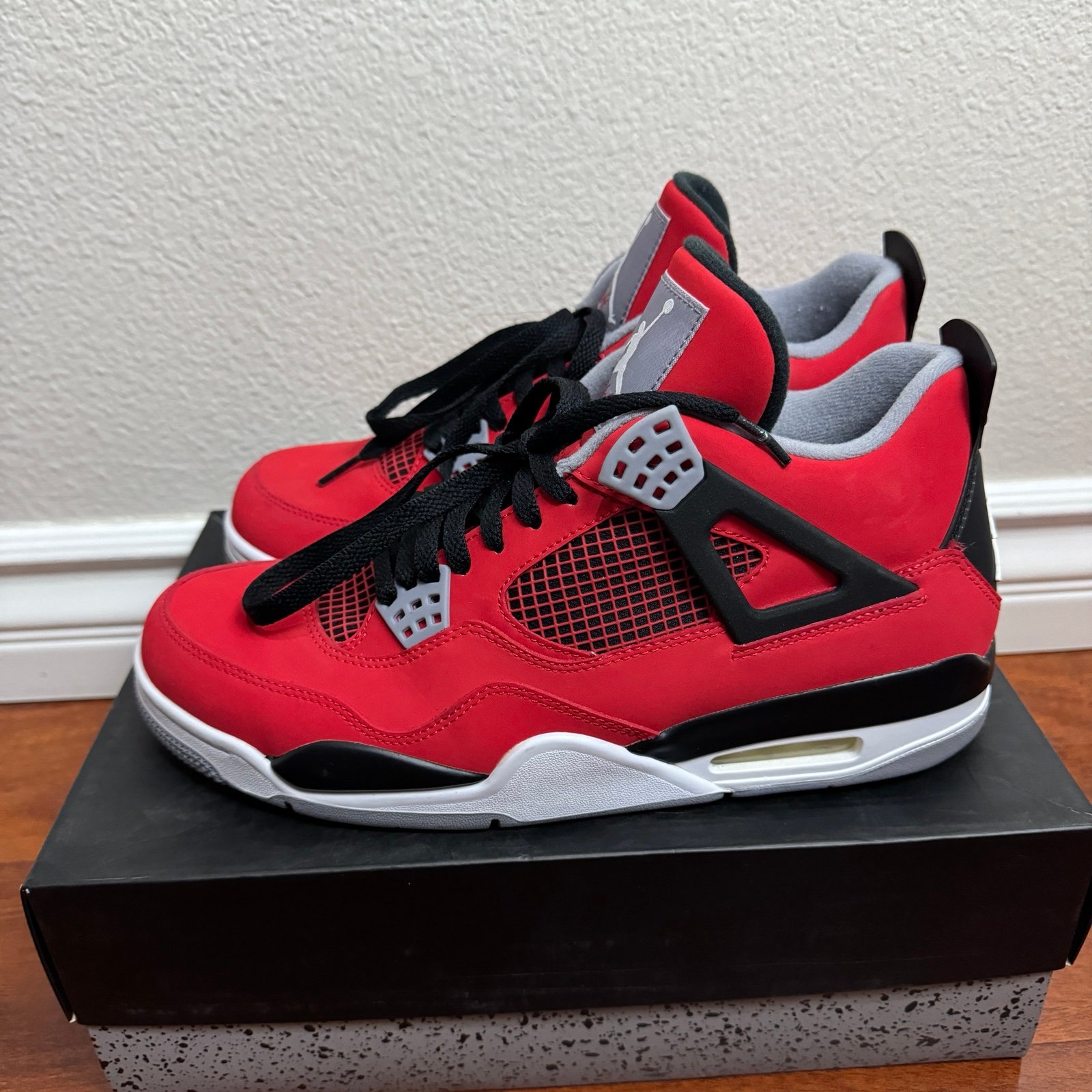 Jordan 4 Retro Toro Bravo Size 10.5