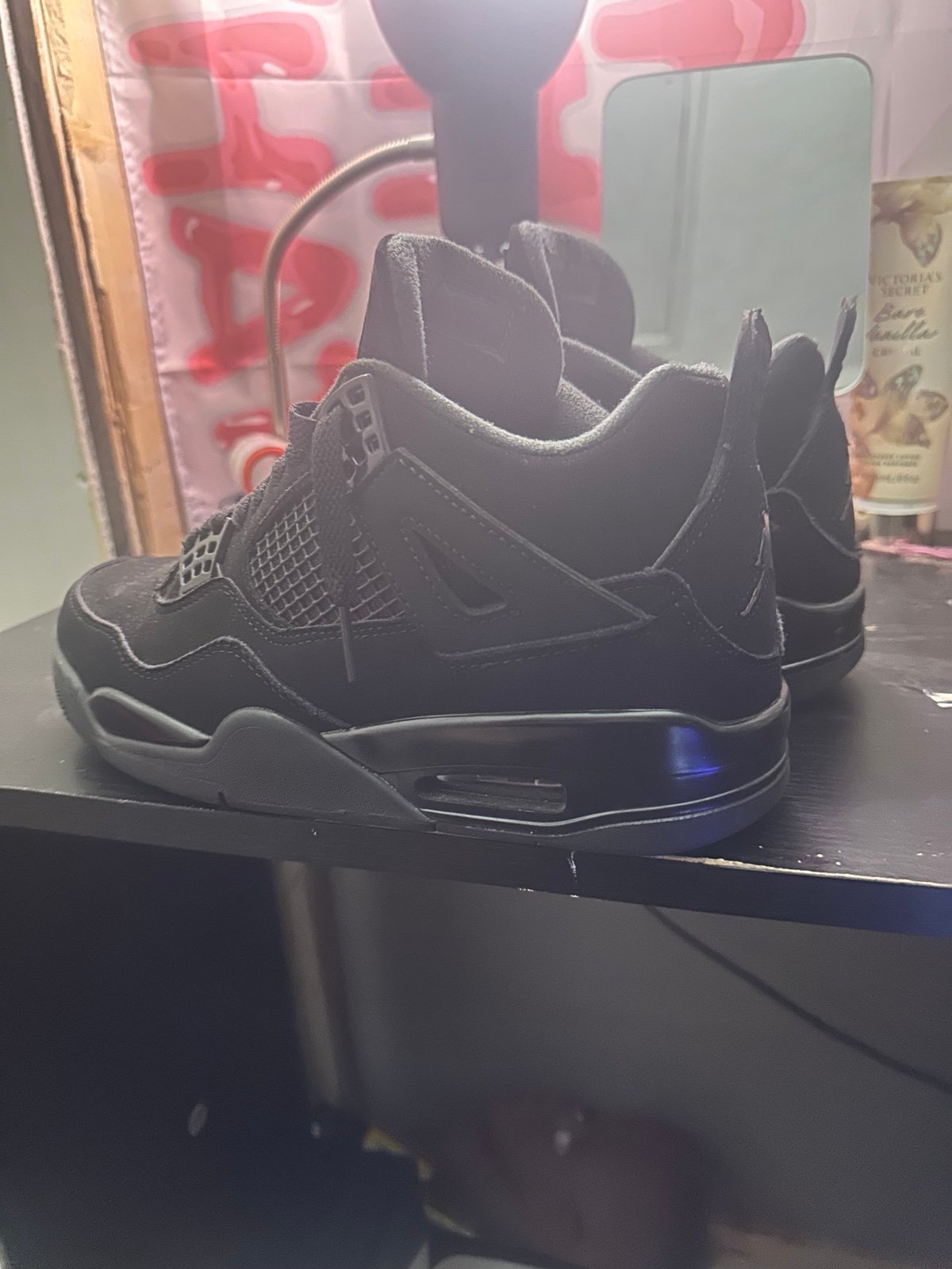 black cat Jordan 4
