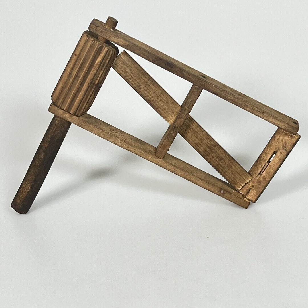 Vintage Wooden Noisemaker, Clapper, Football Rattle. Works Antique 7” X6” T1