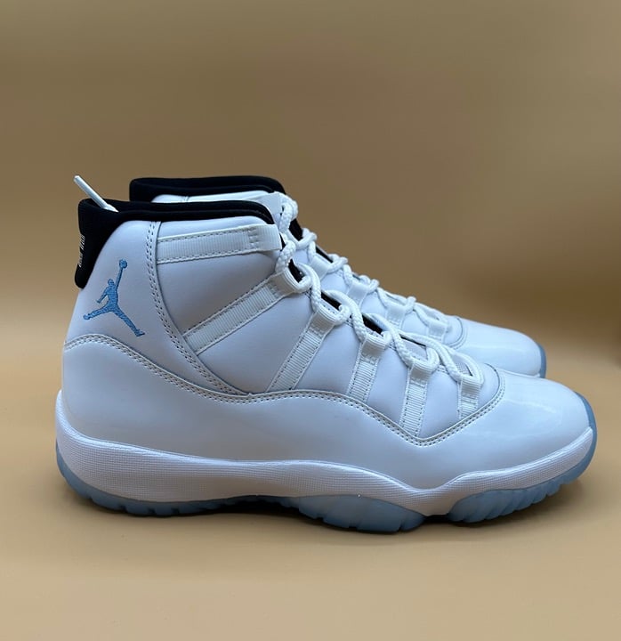 Jordan 11 Retro Legend Blue (2024)