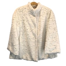 new Faux Fur Cape Bell Sleeve Soft White w/ 1 Snap Made in Italy women's size M