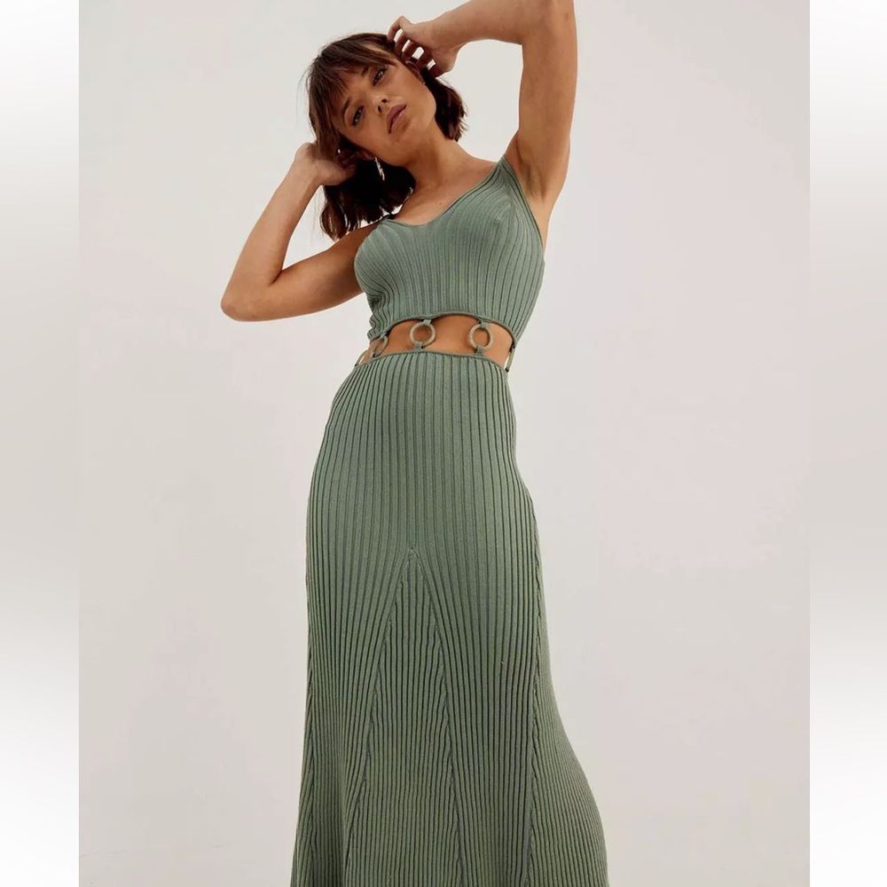 NWT 209 SOVERE Revolve Emerge Dress green ribbed knit sweater midi cut out