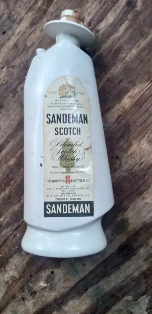 EMPTY Wedgwood Decanter 1970 SANDEMAN SCOTCH Liquor Bottle Made in England. CAPE