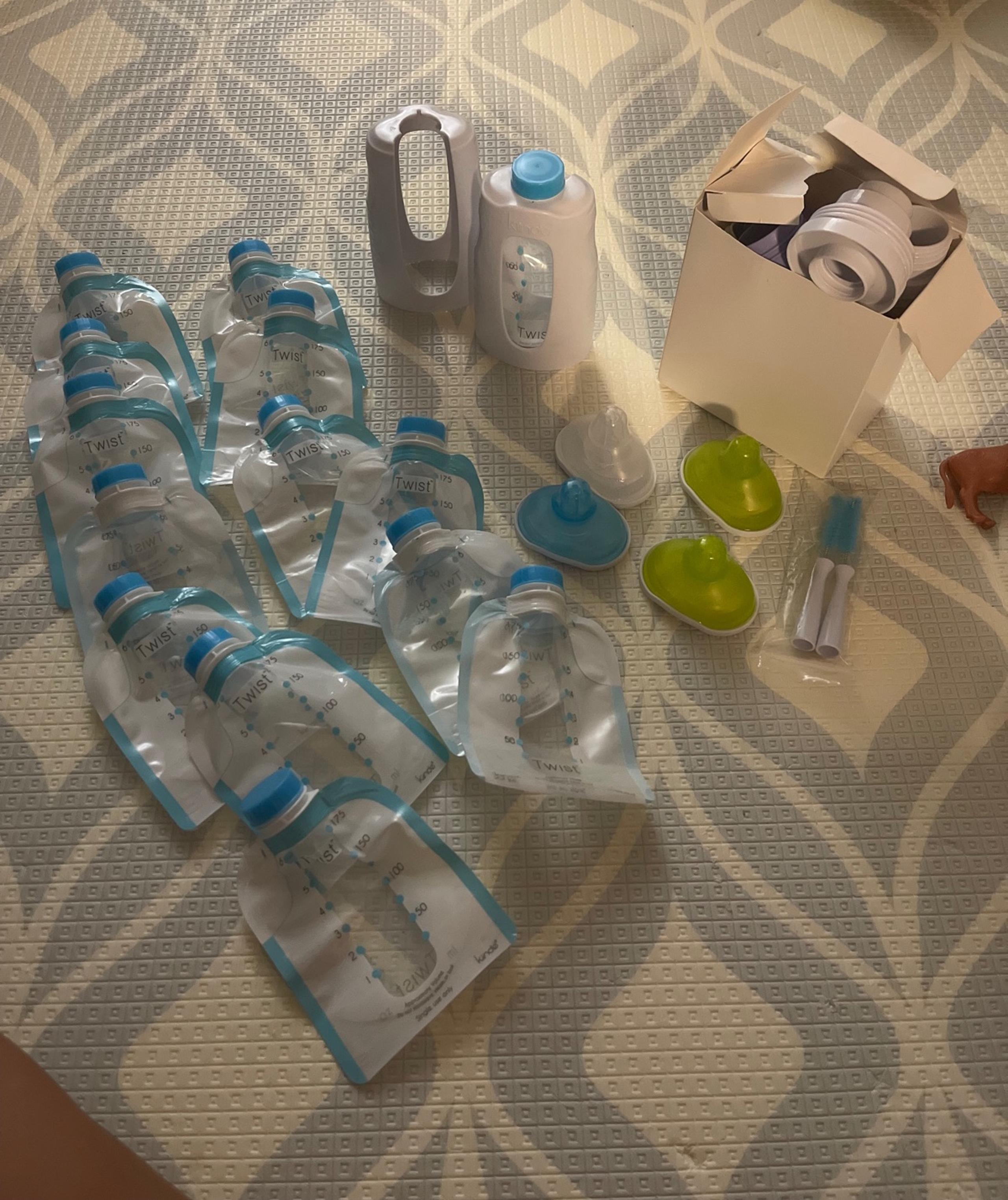 Kiinde twist baby food/milk kit