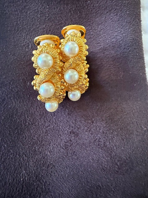 natori clip on earrings