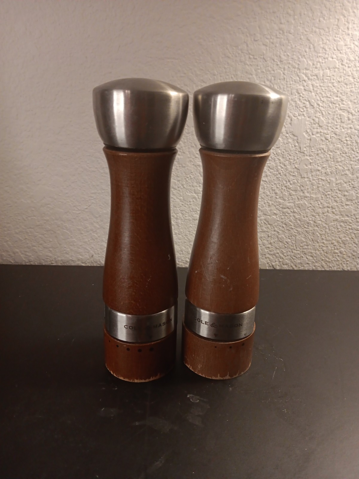 EXQUISITE VTG COLE & MASON Oldbury Wood Salt and Pepper Grinder Set.