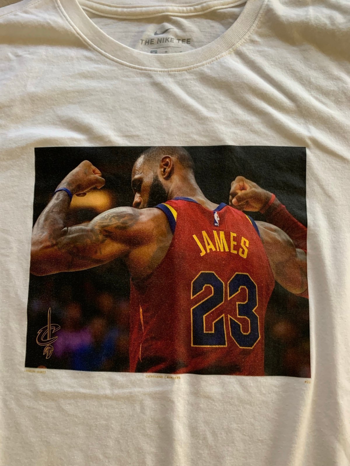 ***RARE Authentic Nike Lebron James Cleveland Cavaliers Cavs Photo T-Shirt L