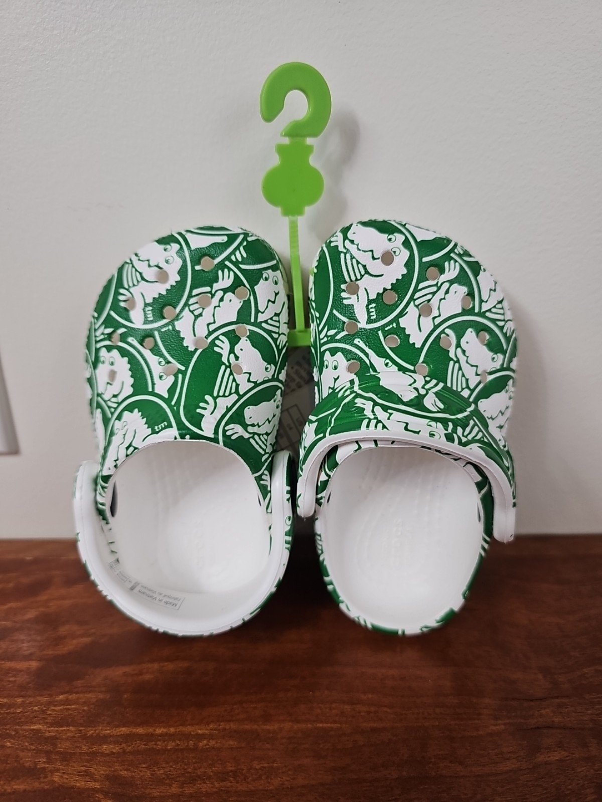 Nwt Crocs classic duke print green and white alligator croc logo toddler c4