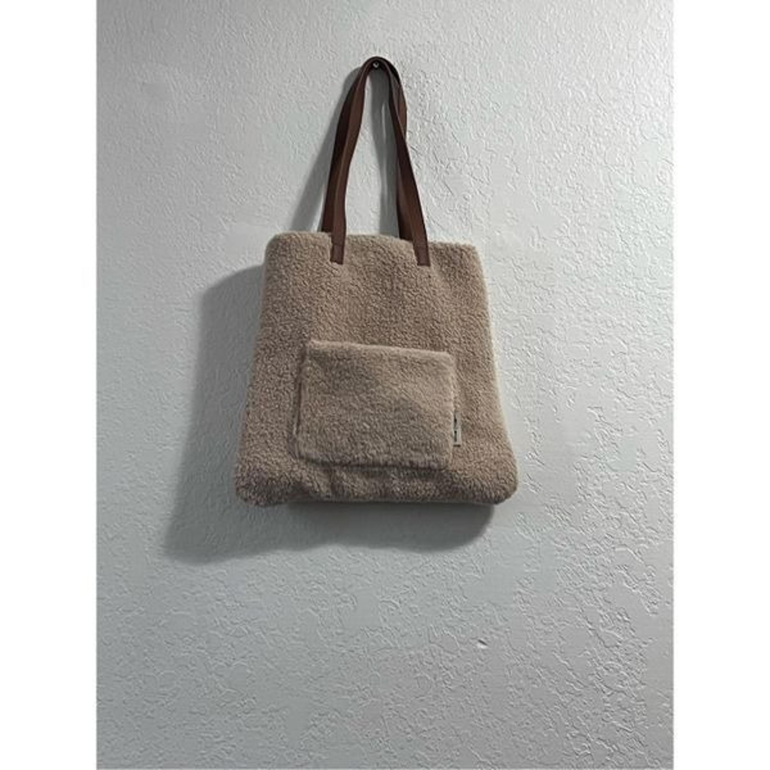 Arcadia Encore Plush Tote Bag Faux Fur Shearling Shoulder Bag in Cream